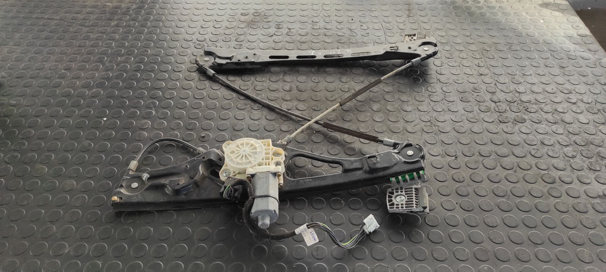 ELEVALUNAS DELANTERO IZQUIERDO MERCEDES-BENZ CLASE E (W211)