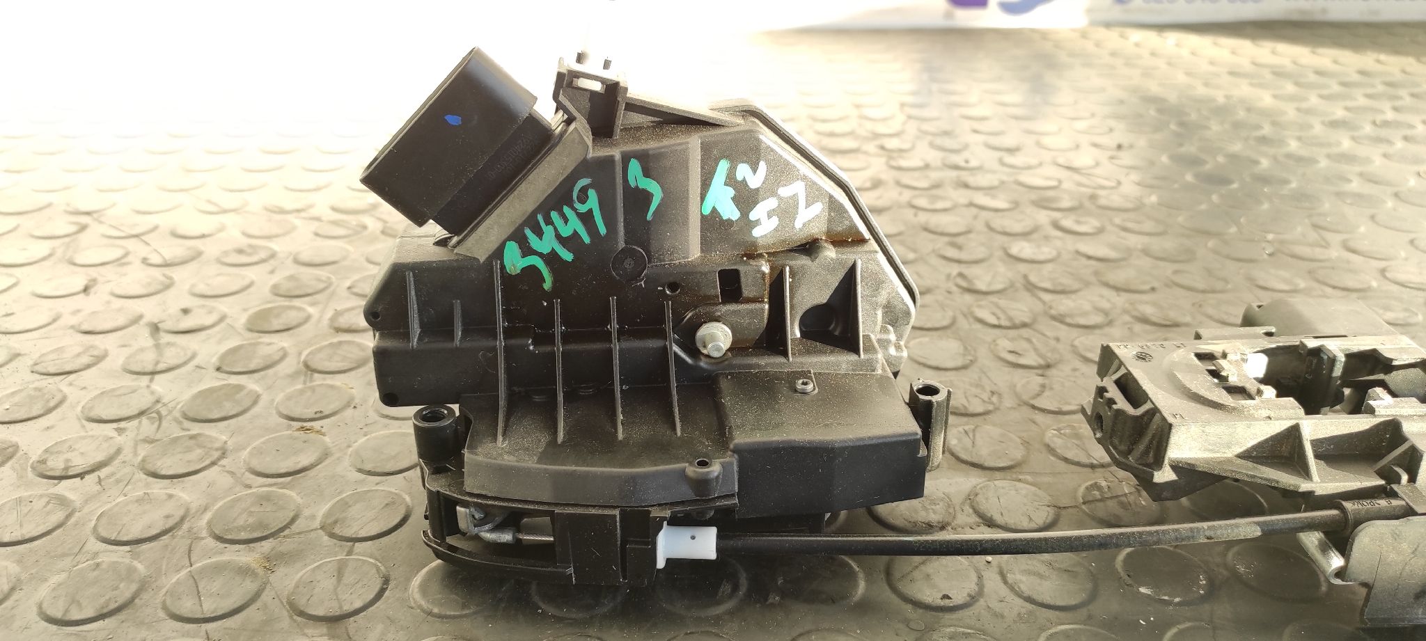 CERRADURA PUERTA TRASERA IZQUIERDA FORD FOCUS TURN. - vista 4