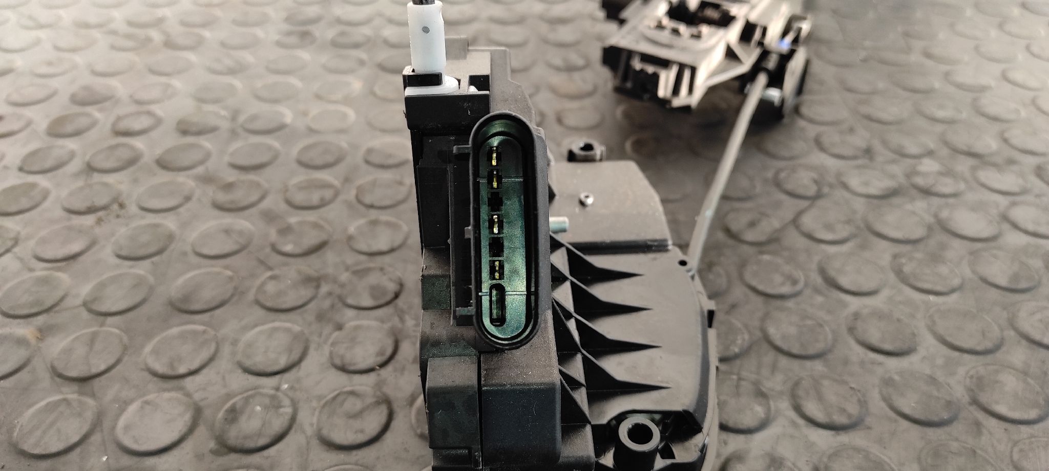 CERRADURA PUERTA TRASERA IZQUIERDA FORD FOCUS TURN. - vista 9