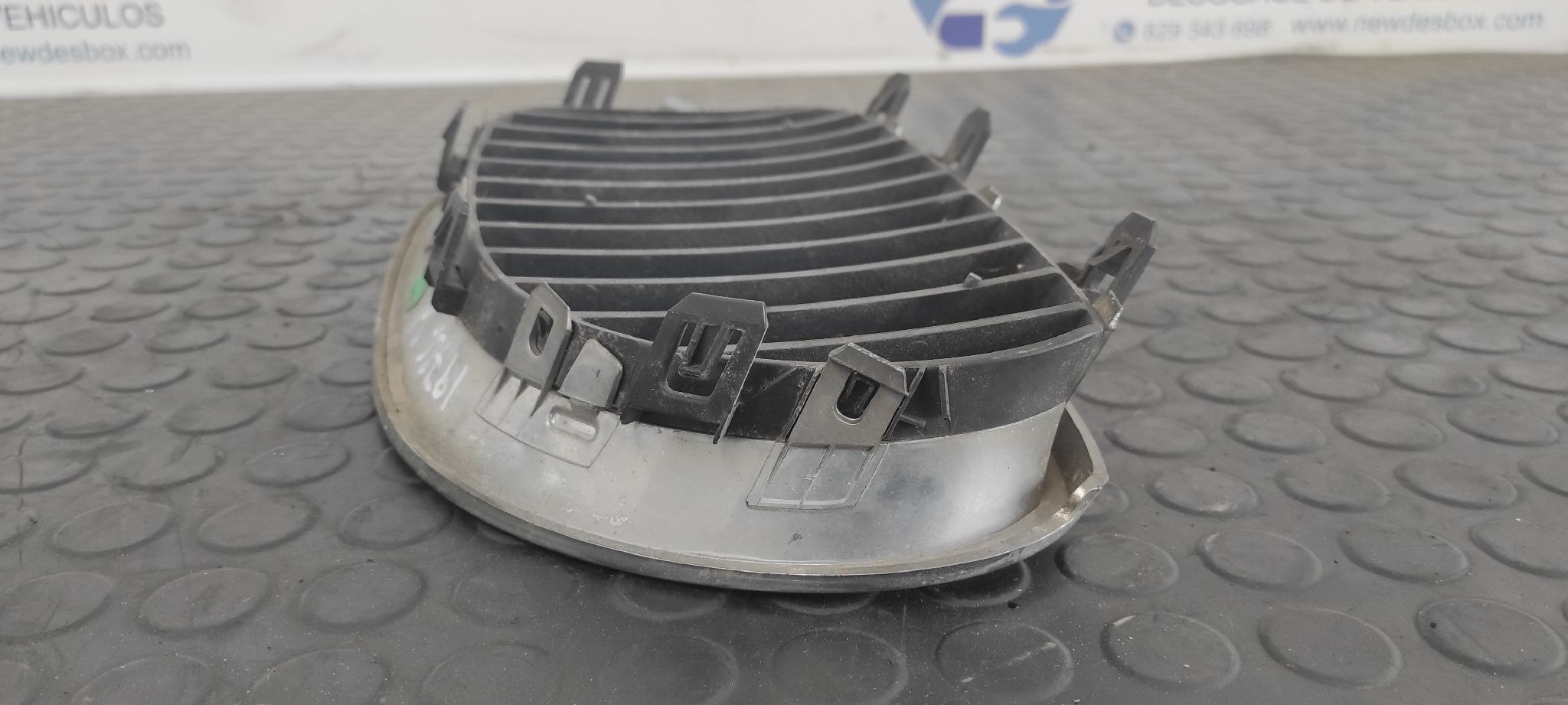 REJILLA PARAGOLPES DERECHA BMW SERIE 5 BERLINA (E60) - vista 7