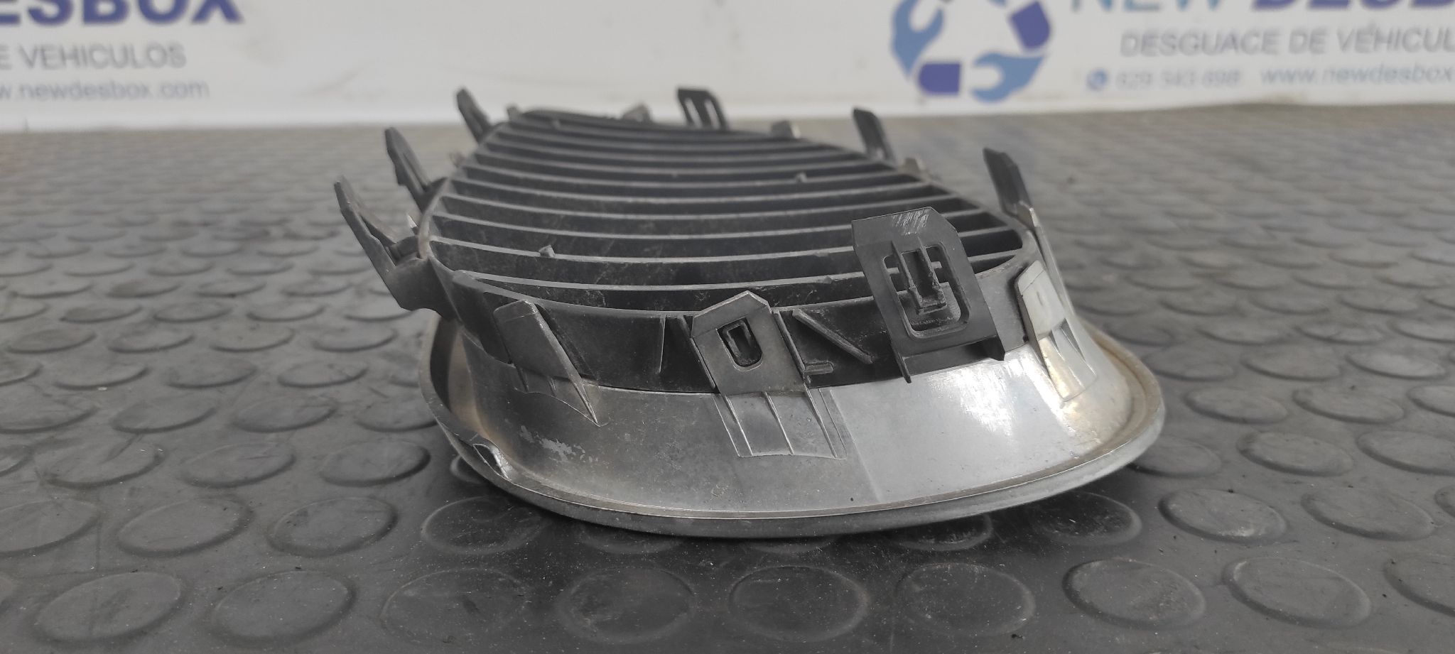 REJILLA PARAGOLPES DERECHA BMW SERIE 5 BERLINA (E60) - vista 5