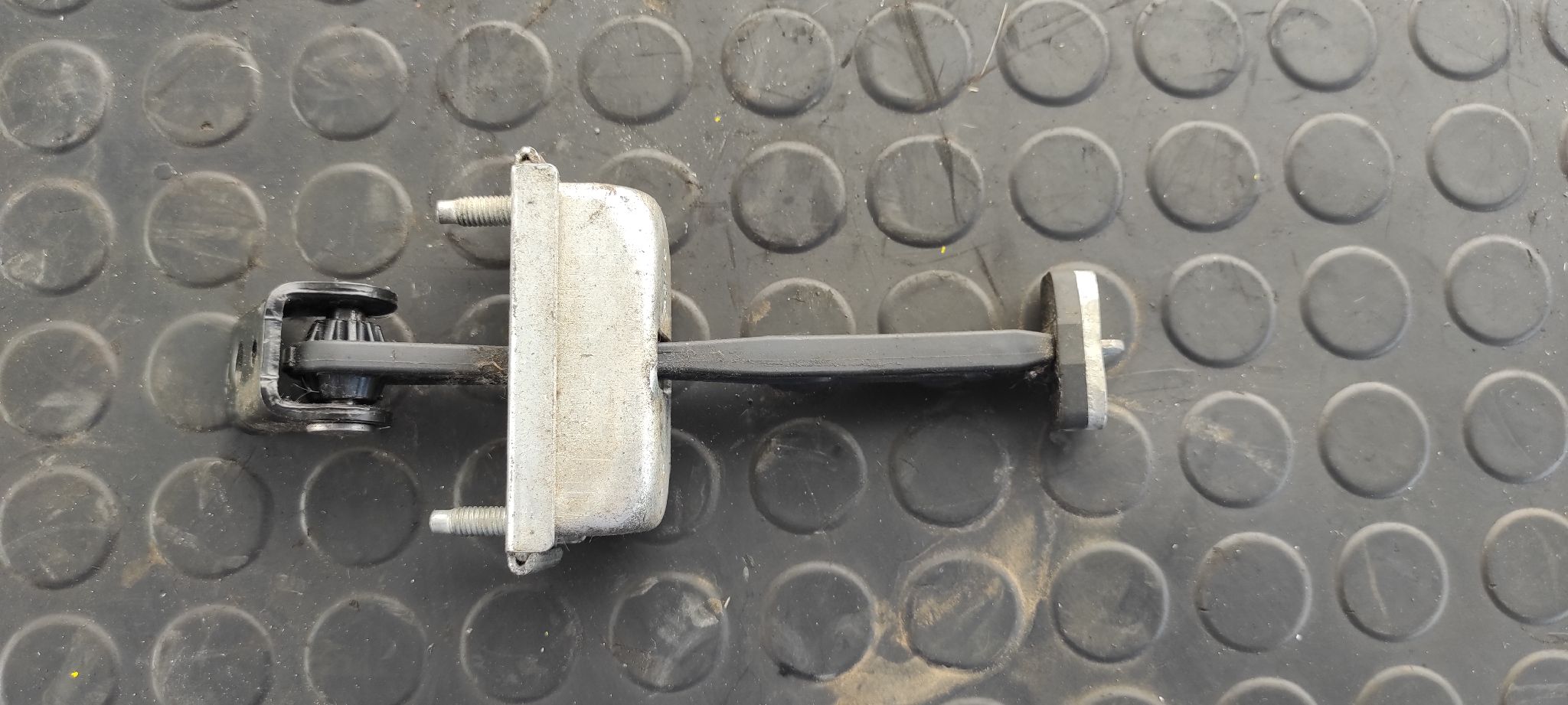 RETENEDOR PUERTA DERECHA FORD FOCUS BERLINA (CAP) - vista 6