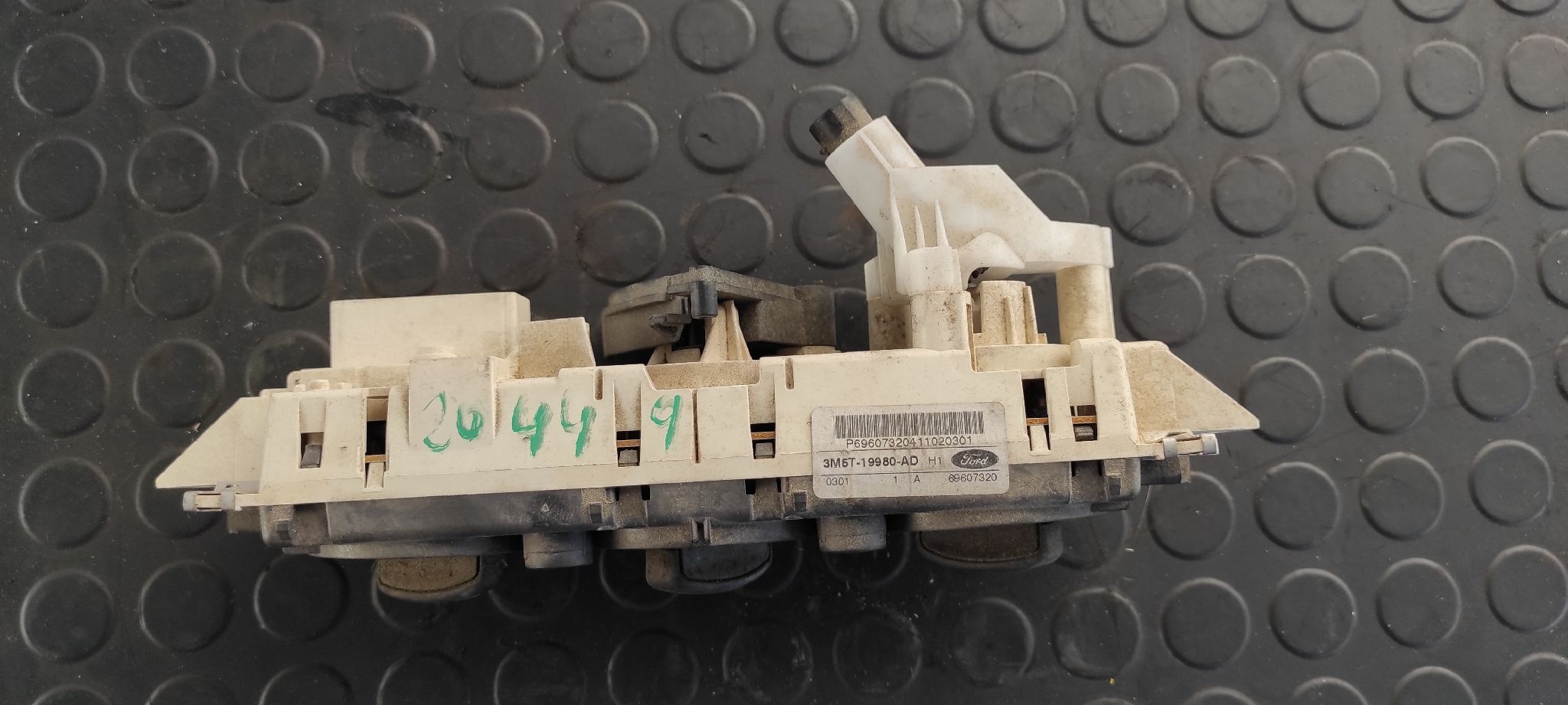 MANDO CALEFACCION / AIRE ACONDICIONADO FORD FOCUS BERLINA (CAP) - vista 7