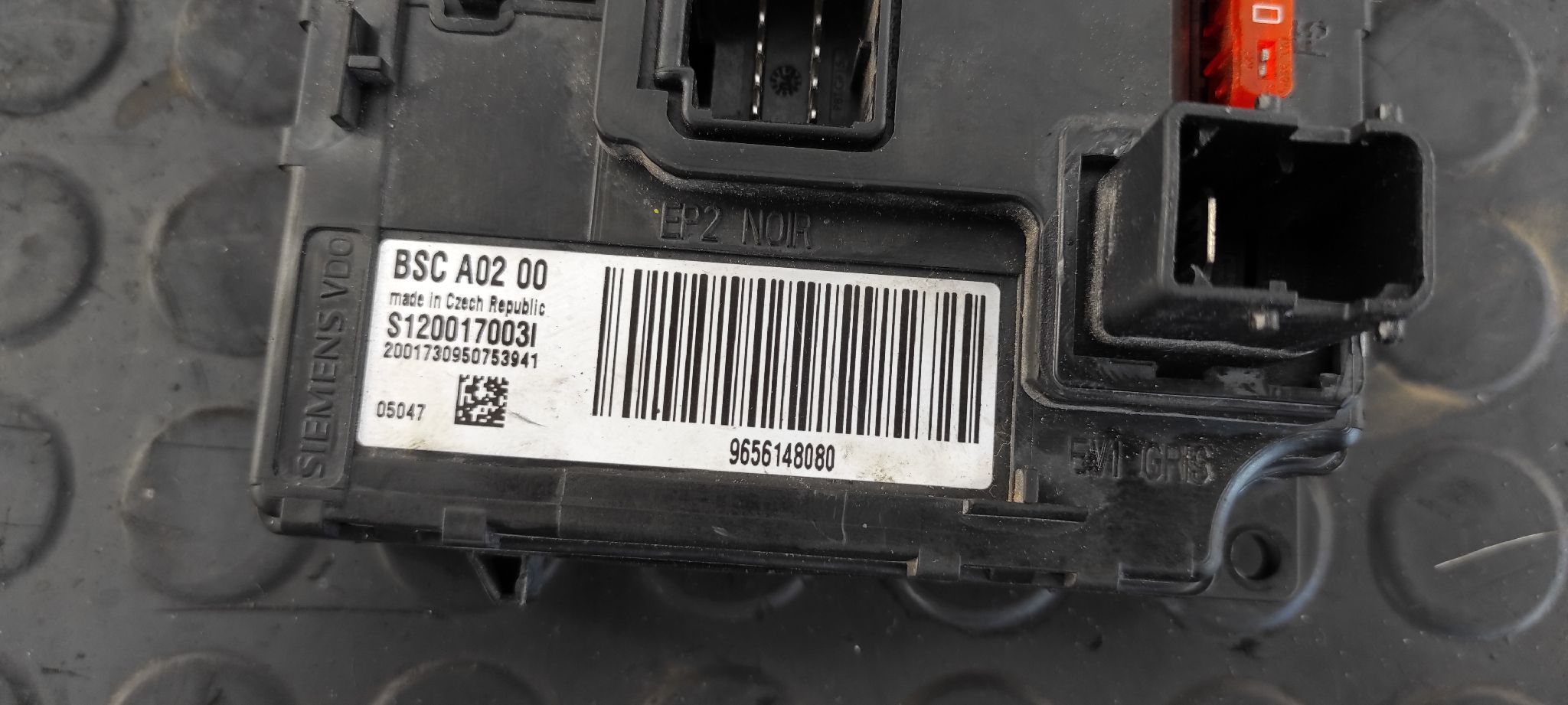 CAJA RELES / FUSIBLES PEUGEOT 407 2.0 16V HDI FAP CAT (RHR / DW10BTED4) - vista 3