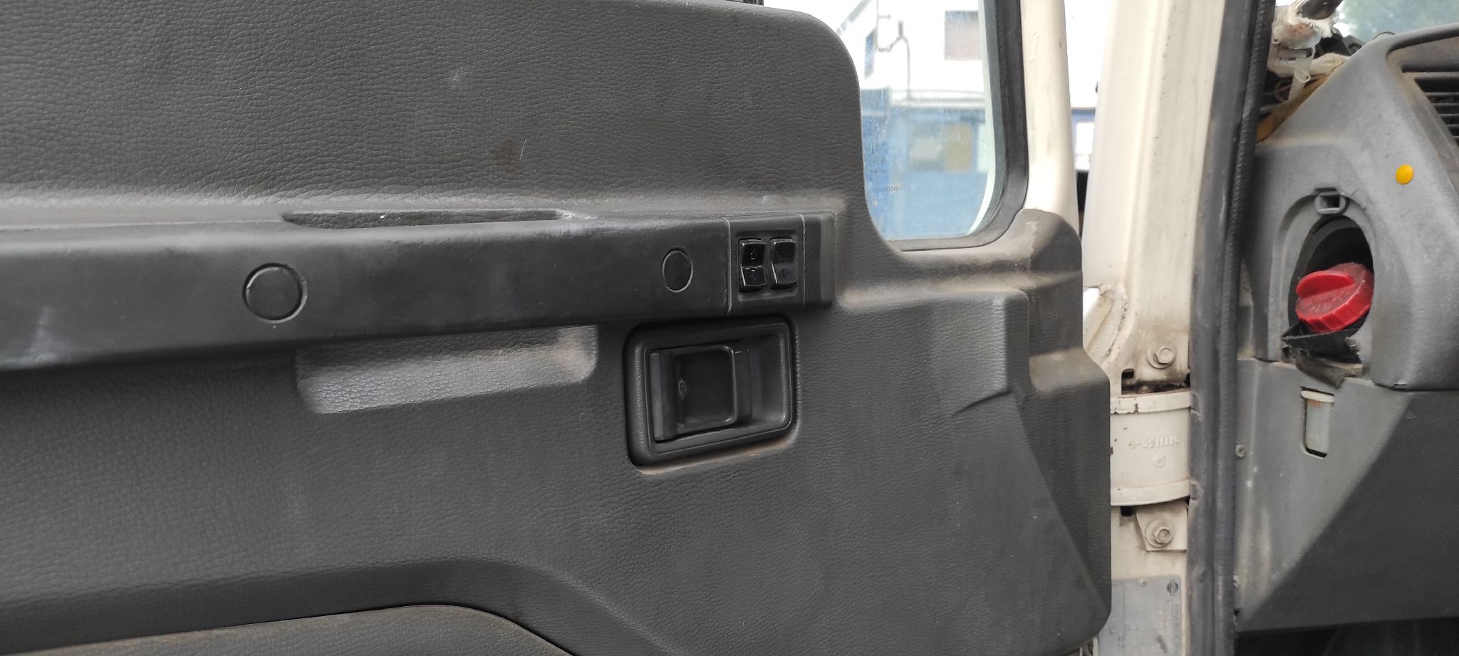 CAPO NISSAN L-35 - vista 3