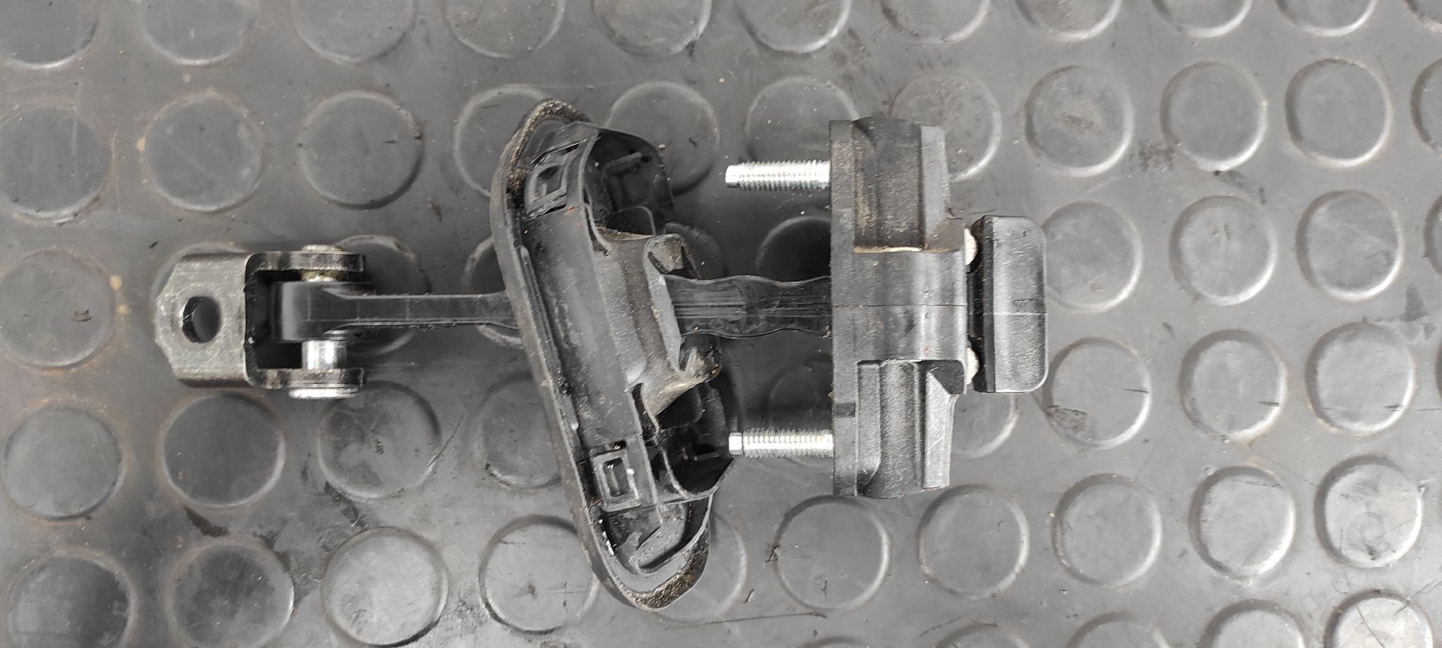 RETENEDOR PUERTA DERECHA FORD FOCUS TURN. - vista 3