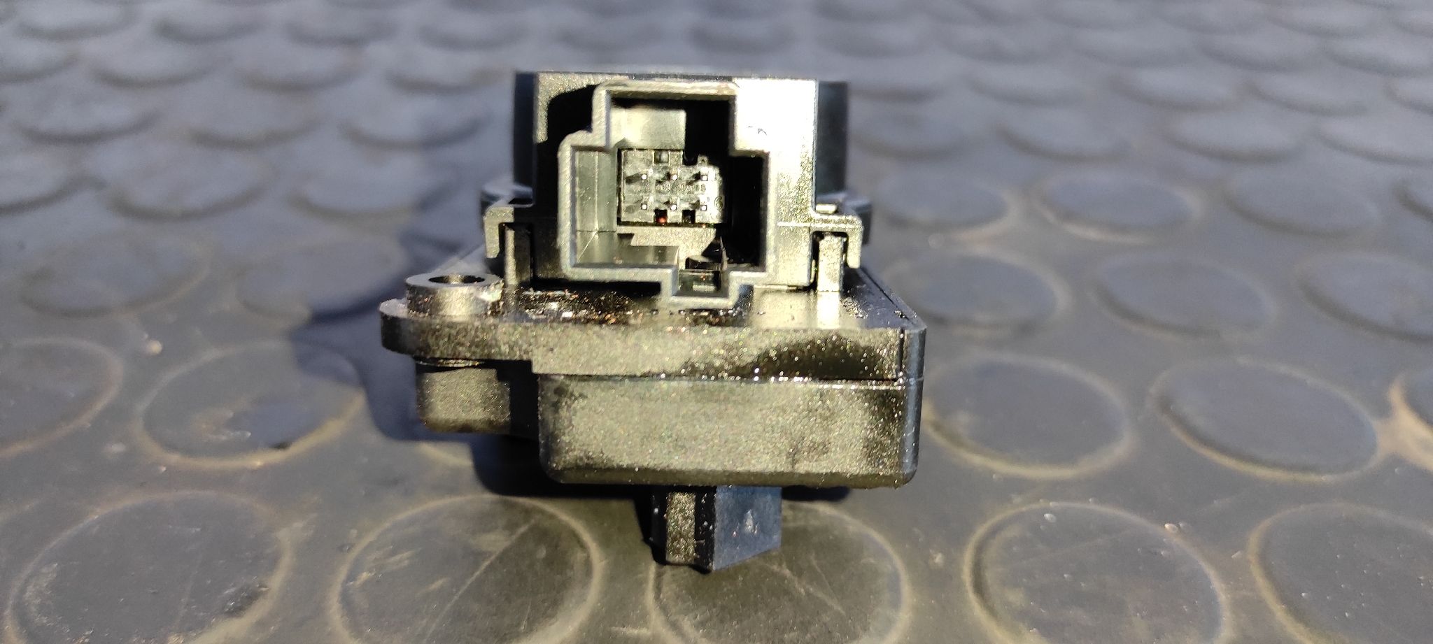 MOTOR APERTURA TRAMPILLAS CLIMATIZADOR FORD FOCUS TURN. - vista 3