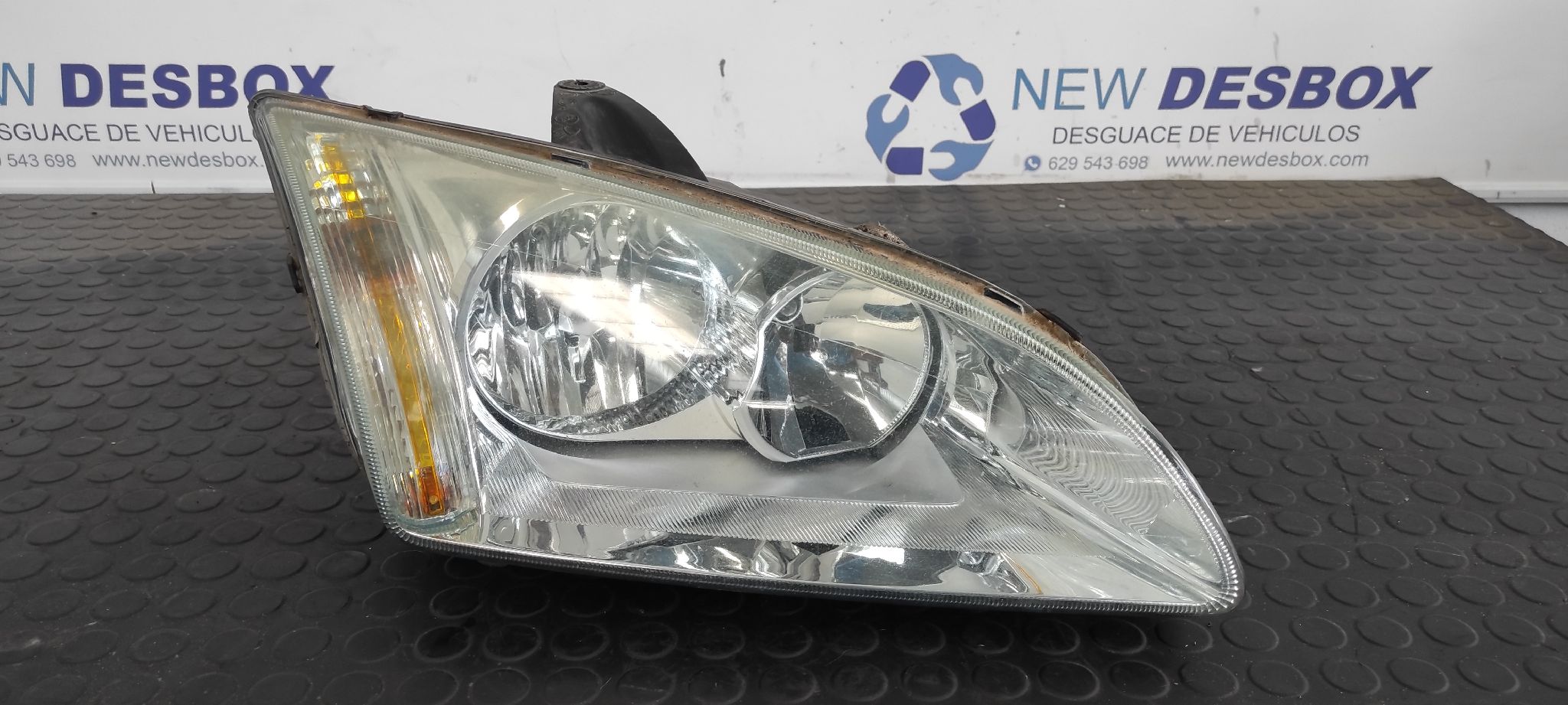 FARO DERECHO FORD FOCUS BERLINA (CAP)