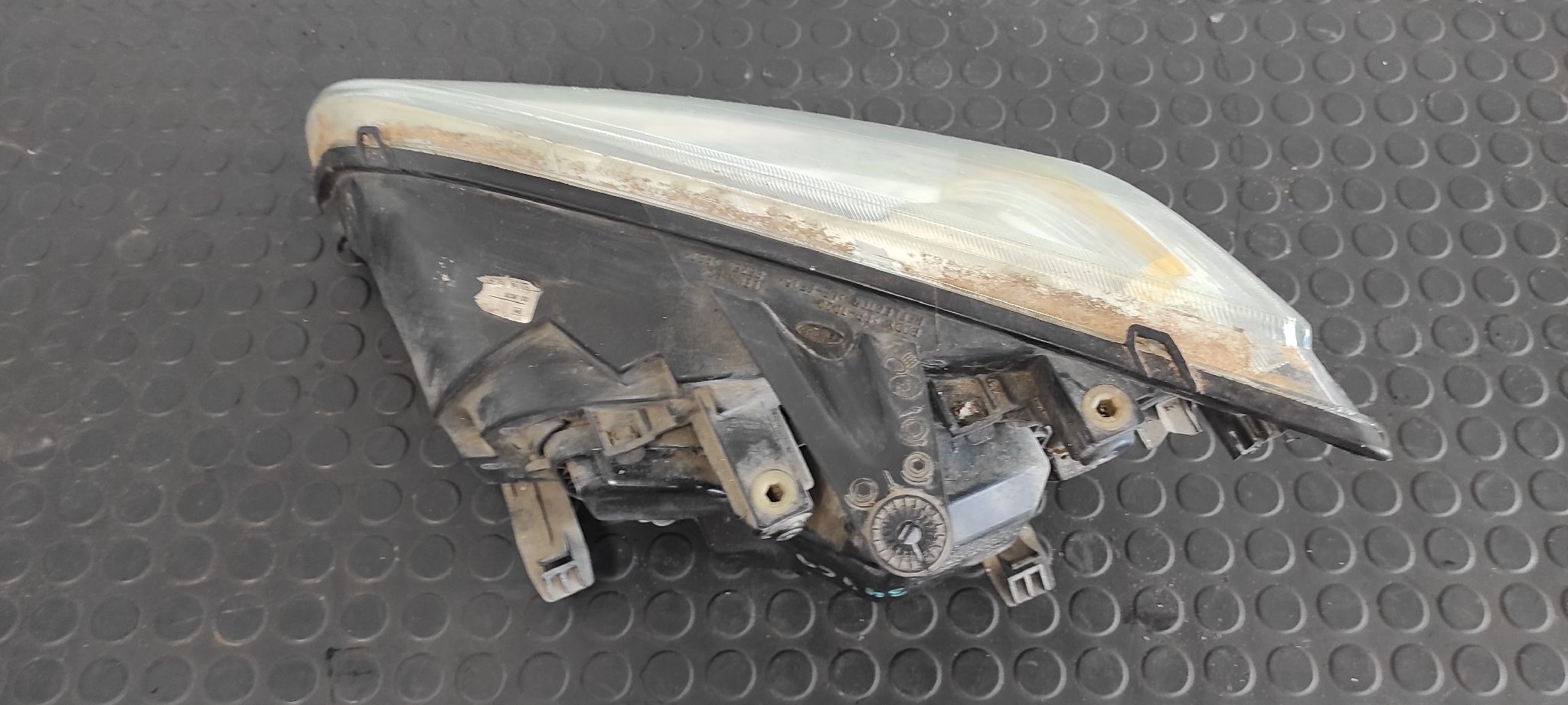 FARO DERECHO FORD FOCUS BERLINA (CAP) - vista 9