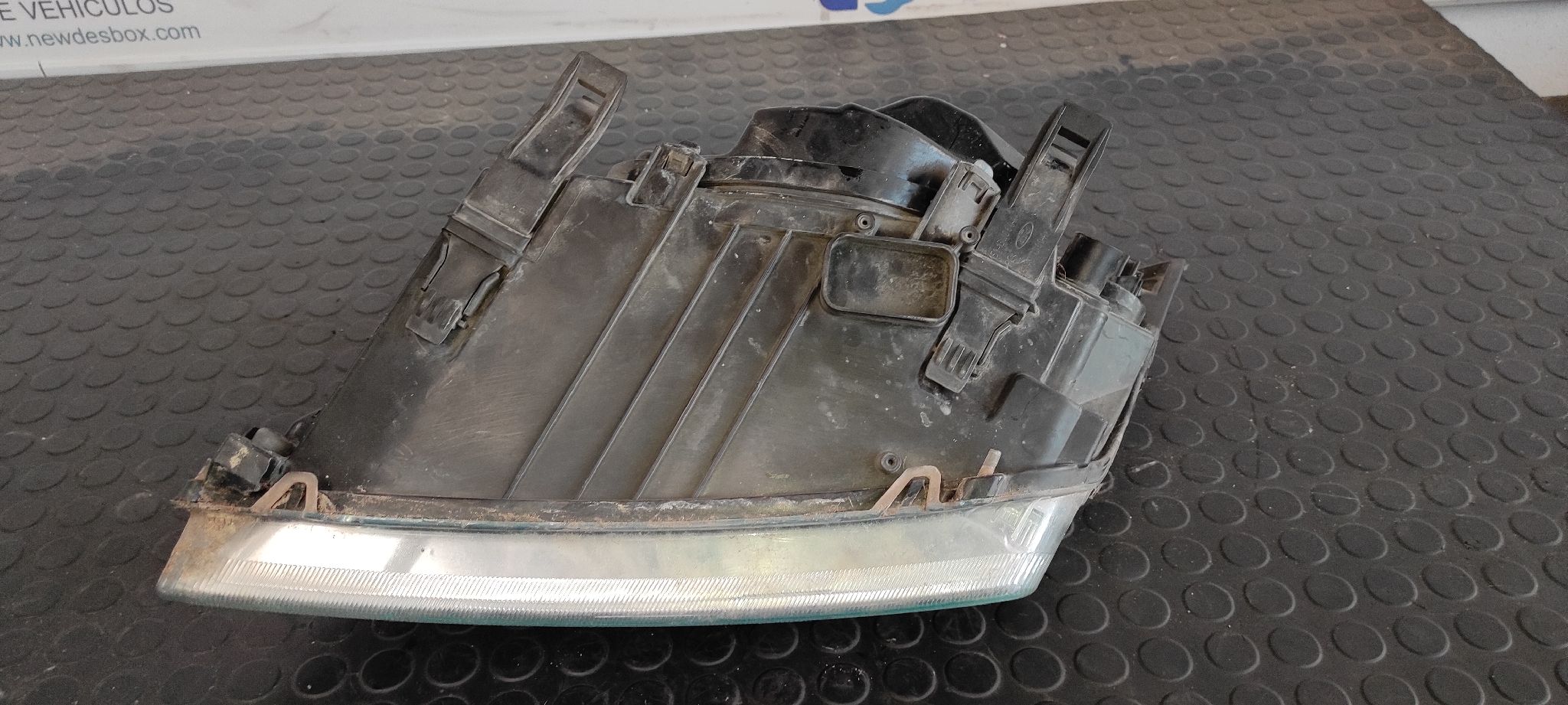 FARO DERECHO FORD FOCUS BERLINA (CAP) - vista 4