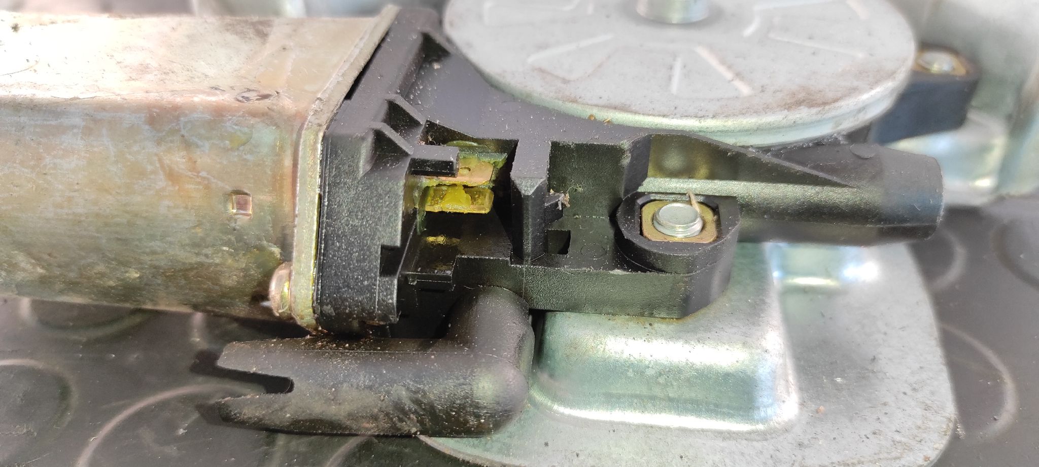 ELEVALUNAS TRASERO IZQUIERDO LAND ROVER DISCOVERY (LT) - vista 3