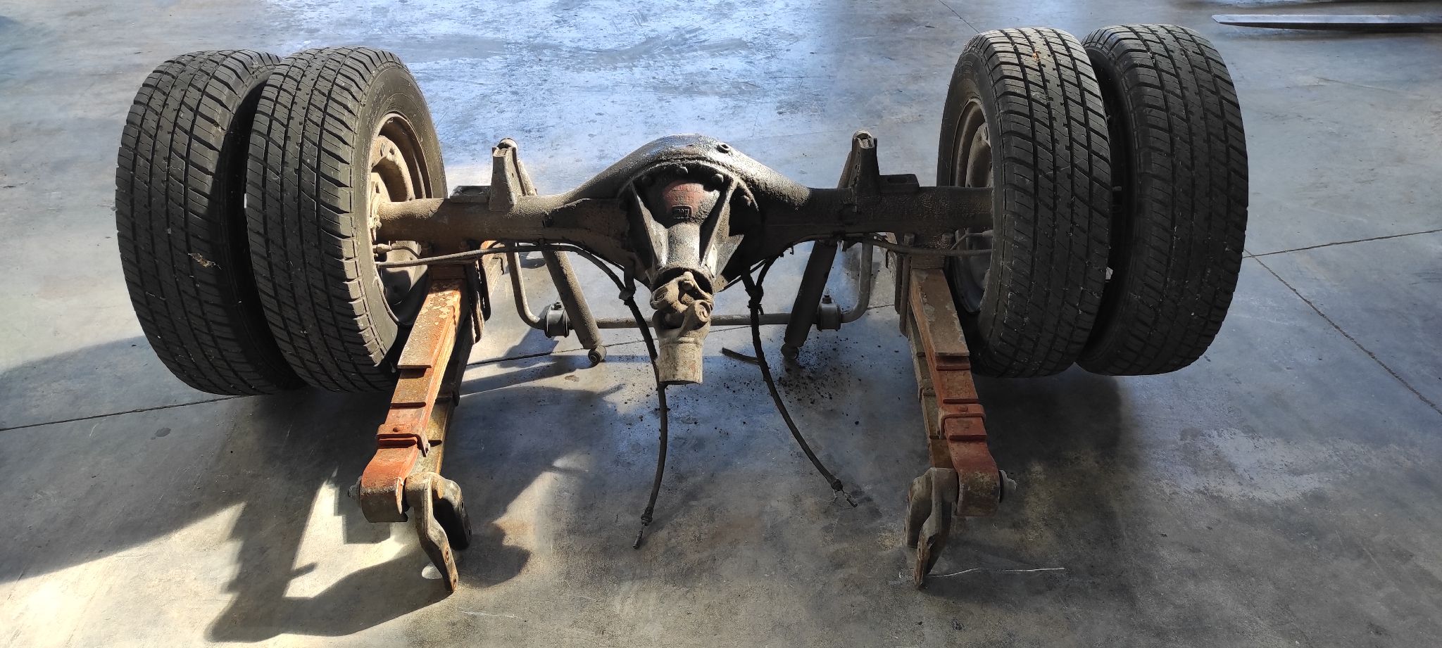 PUENTE TRASERO NISSAN L-35