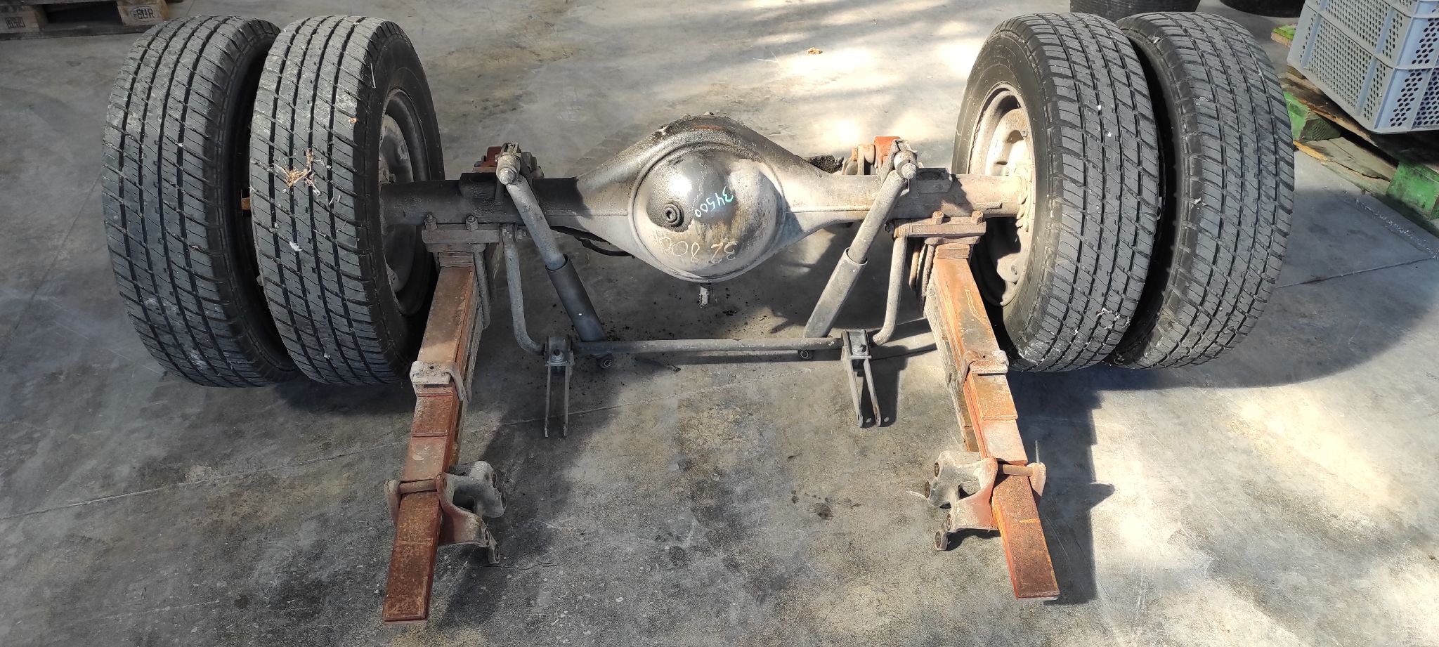 PUENTE TRASERO NISSAN L-35 - vista 12