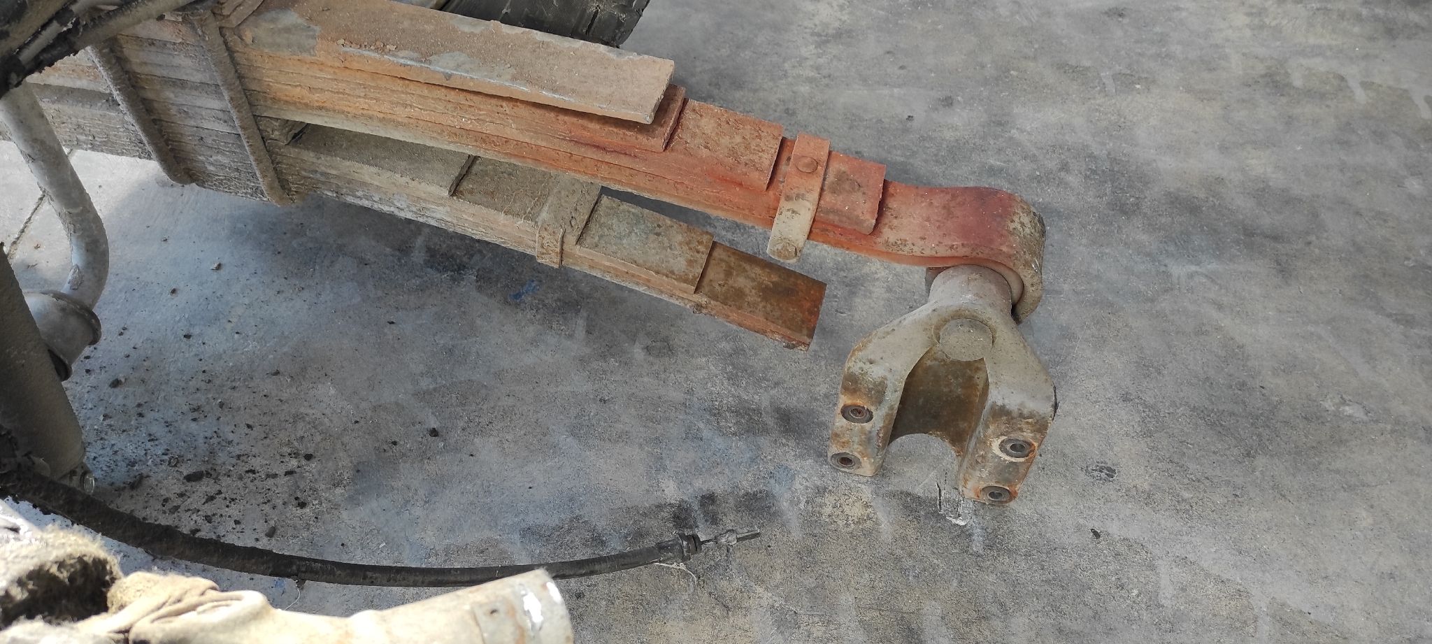 PUENTE TRASERO NISSAN L-35 - vista 10