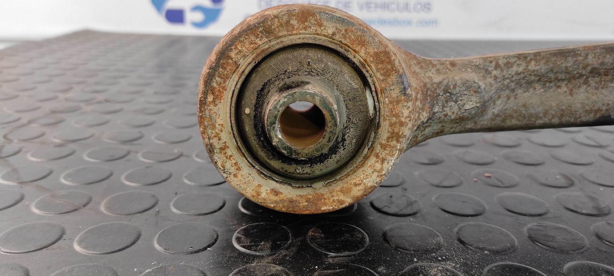 BRAZO IZQUIERDO INFERIOR TRASERO LAND ROVER DISCOVERY (LT) - vista 3