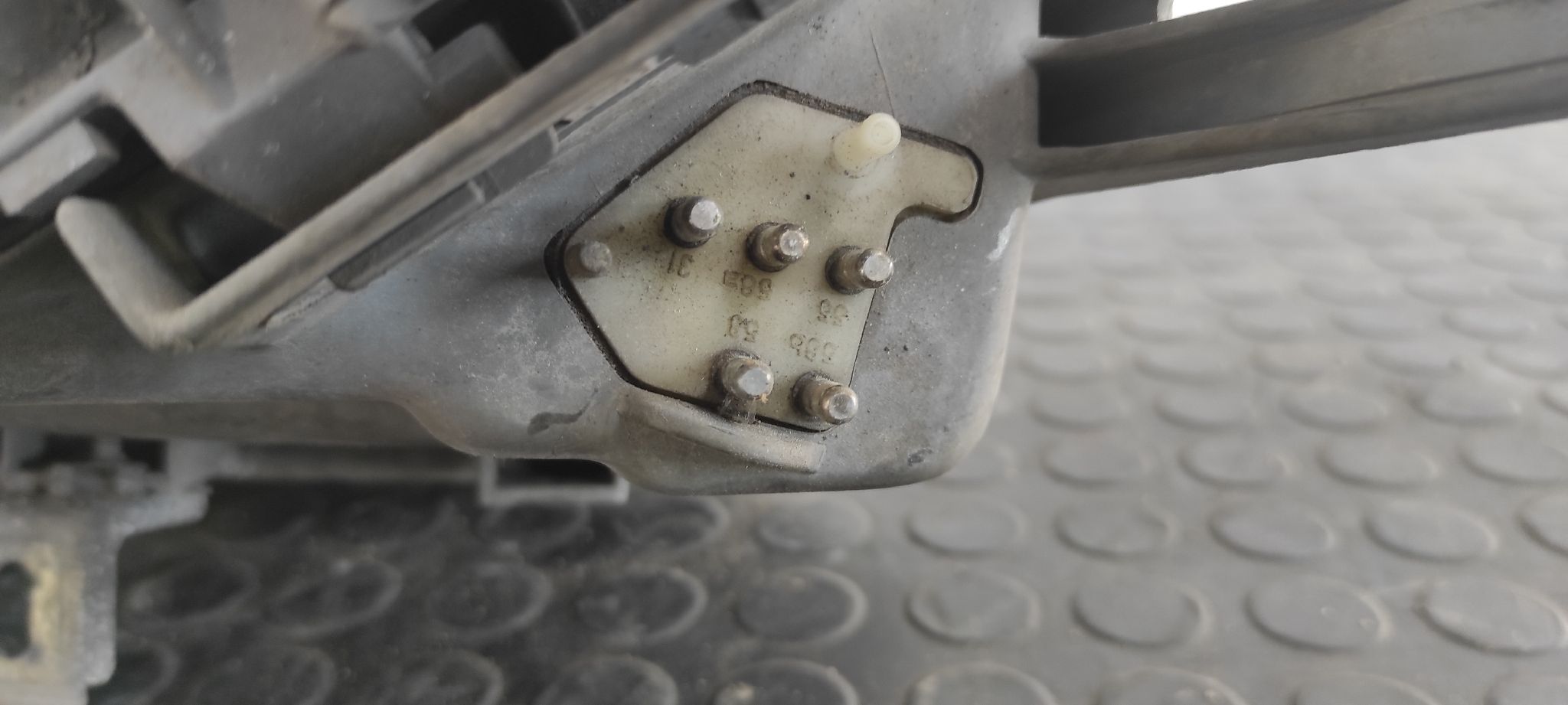 FARO DERECHO MERCEDES-BENZ CLASE S (W126) - vista 2