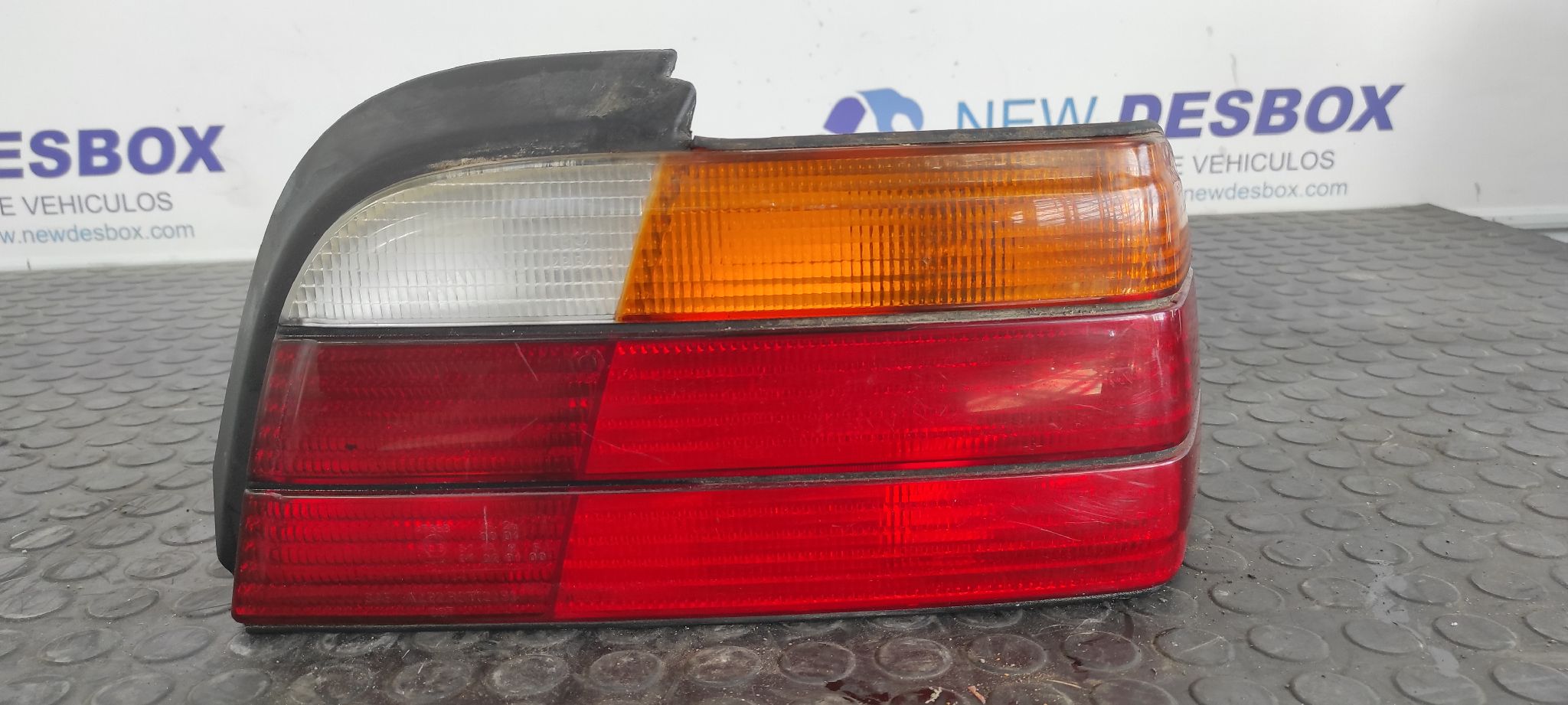 PILOTO TRASERO DERECHO BMW SERIE 3 BERLINA (E36)