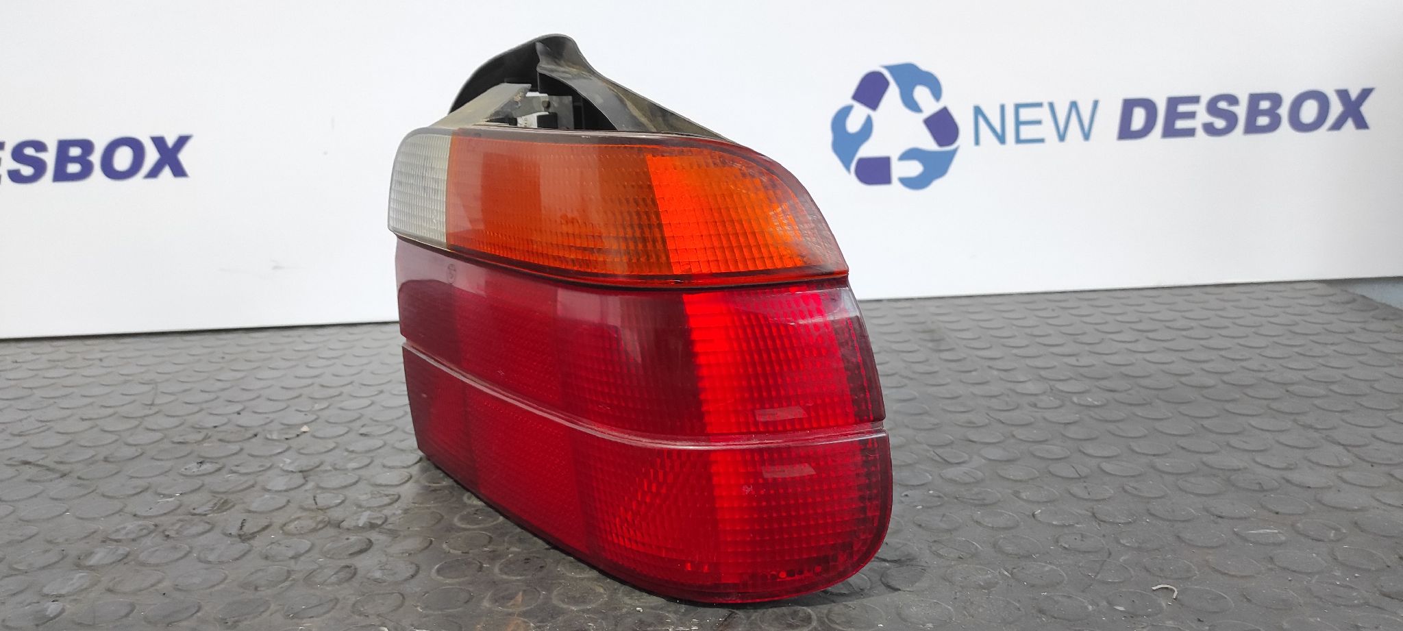 PILOTO TRASERO DERECHO BMW SERIE 3 COMPACTO (E36) - vista 5