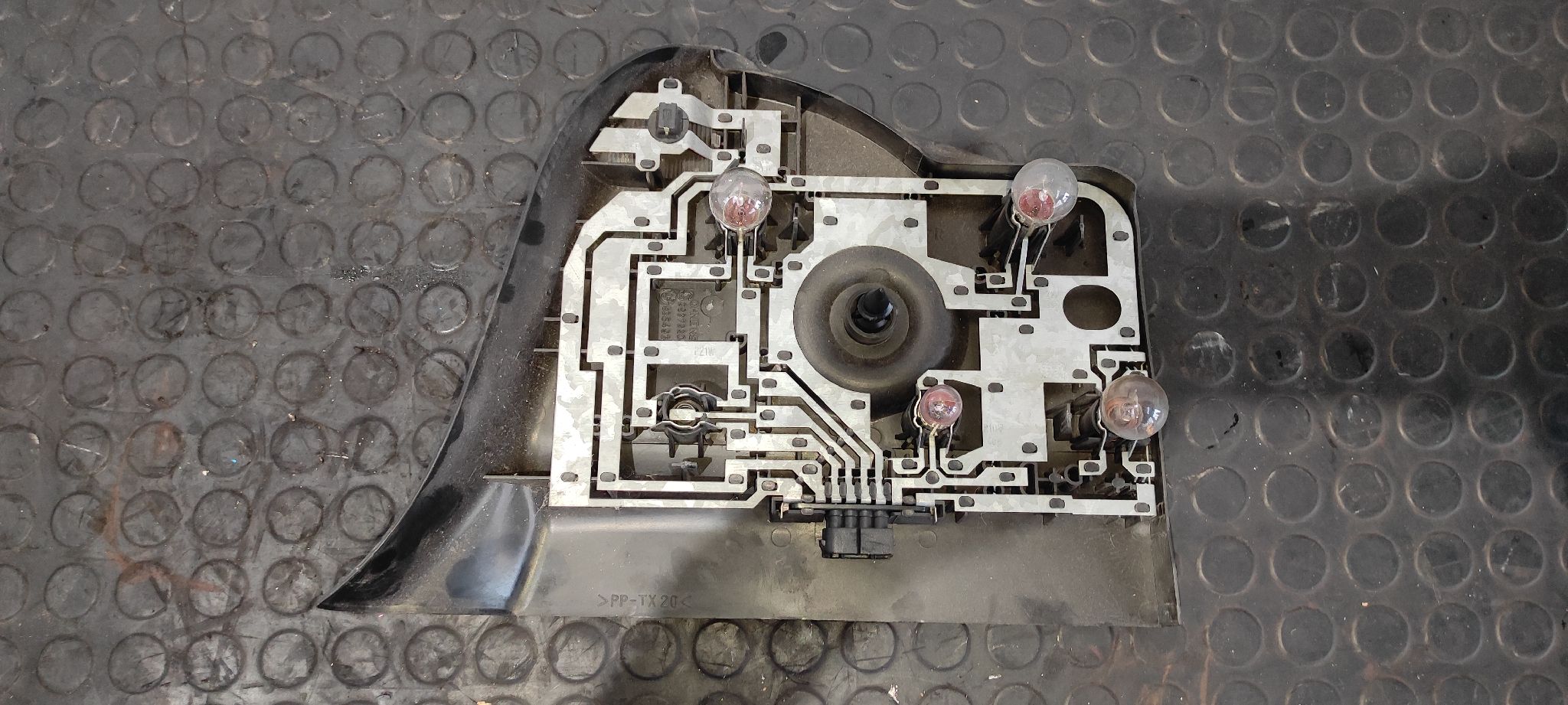 PILOTO TRASERO DERECHO BMW SERIE 3 COMPACTO (E36) - vista 4