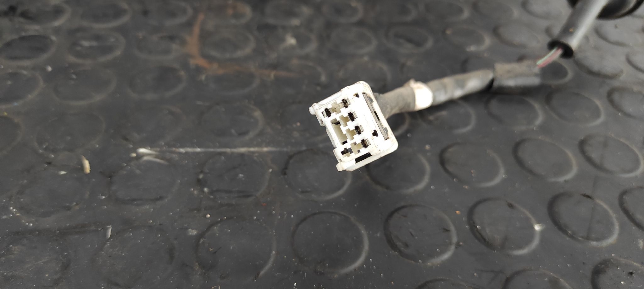 PILOTO TRASERO IZQUIERDO NISSAN NOTE (E11E) - vista 4