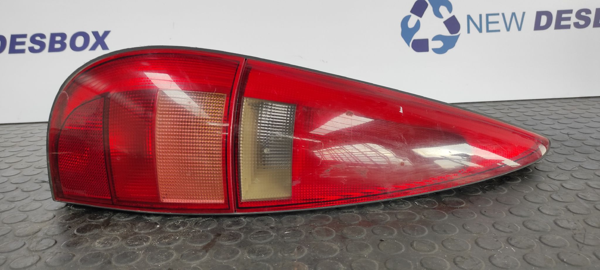 PILOTO TRASERO IZQUIERDO RENAULT LAGUNA (B56)