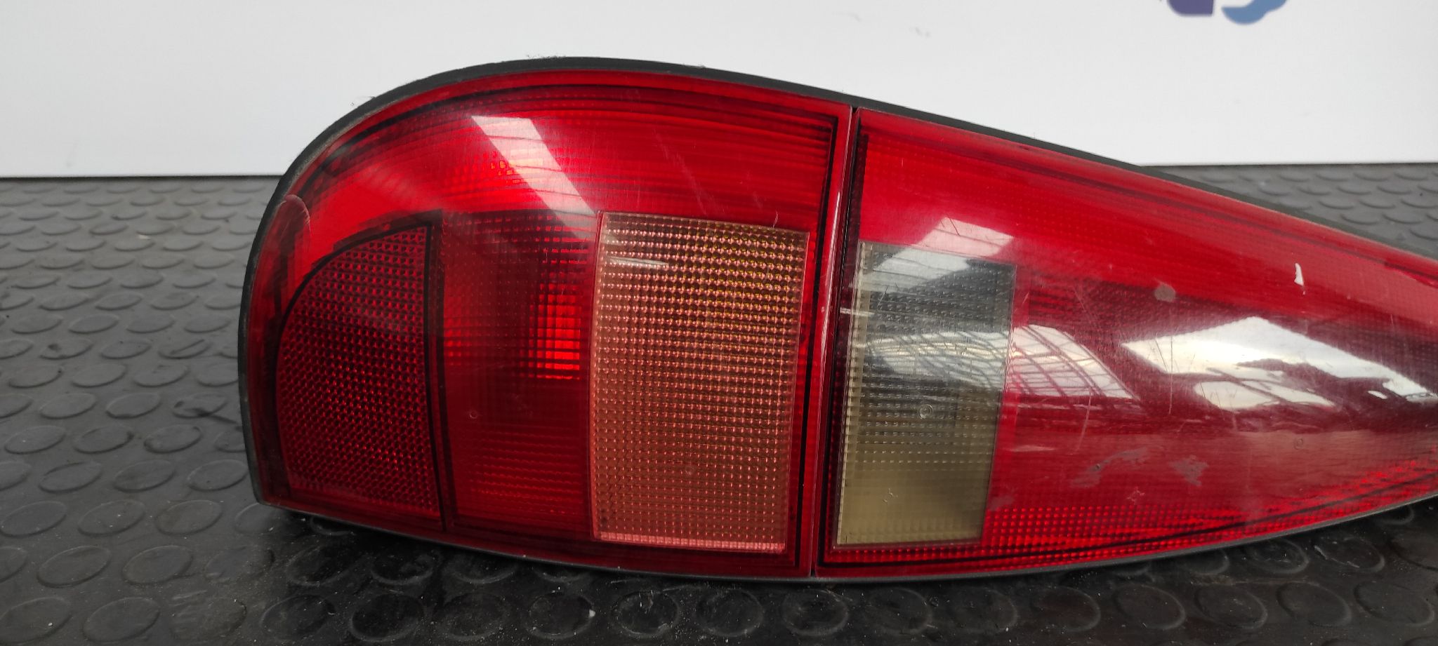 PILOTO TRASERO IZQUIERDO RENAULT LAGUNA (B56) - vista 5