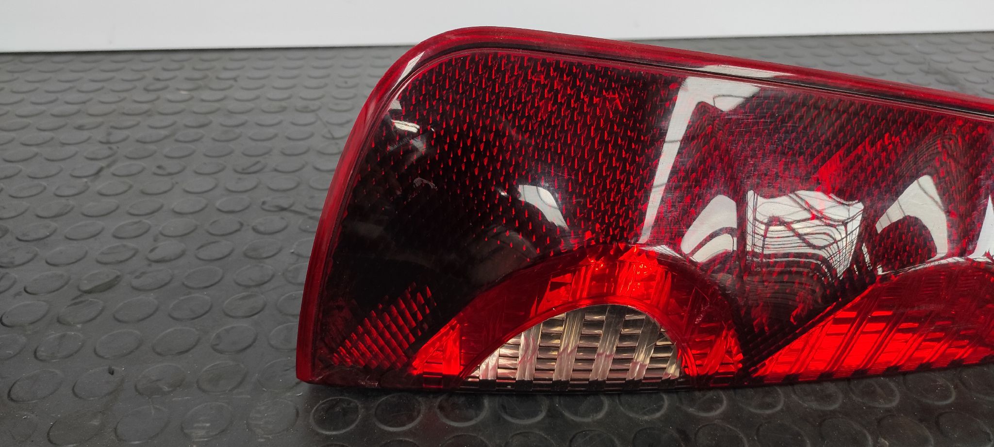 PILOTO TRASERO IZQUIERDO NISSAN NOTE (E11E) - vista 5