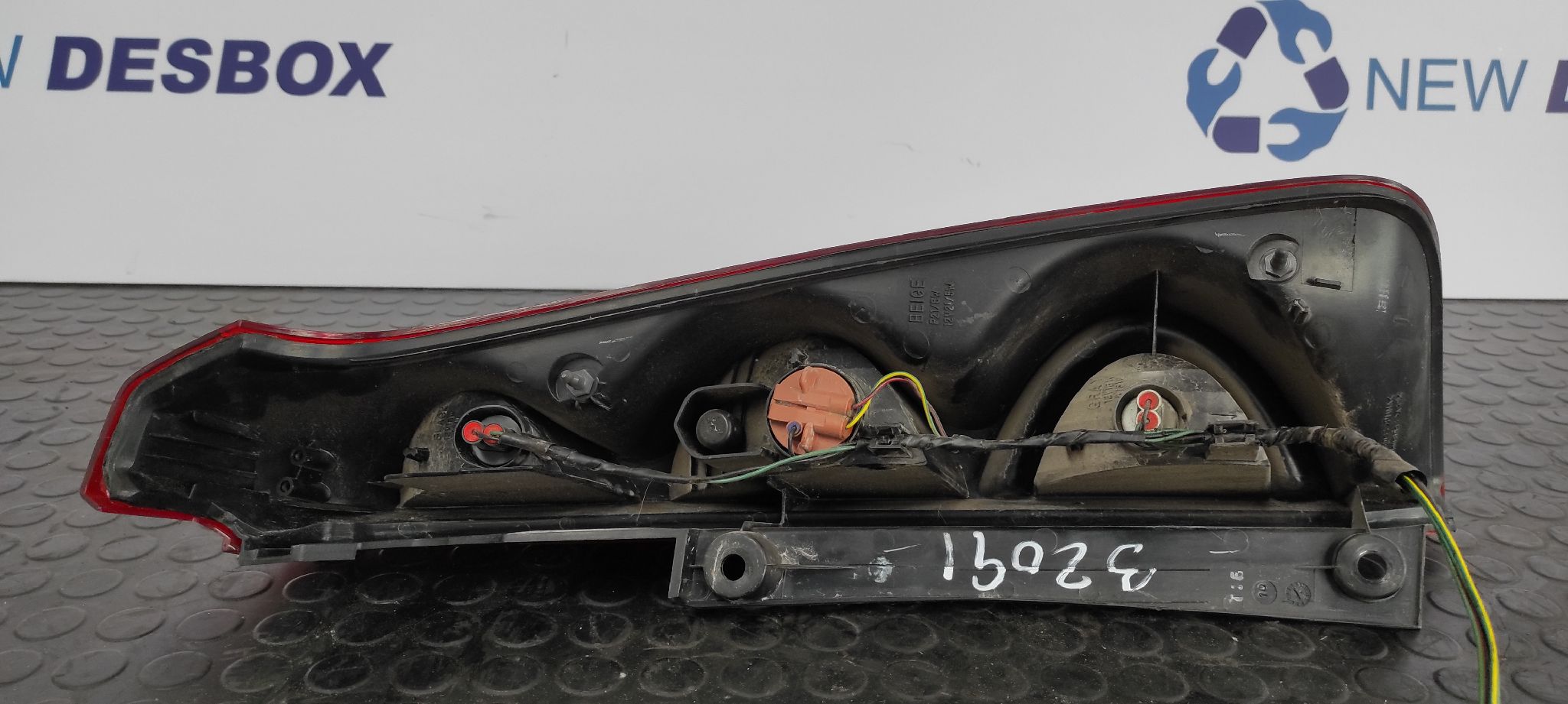 PILOTO TRASERO IZQUIERDO NISSAN NOTE (E11E) - vista 6