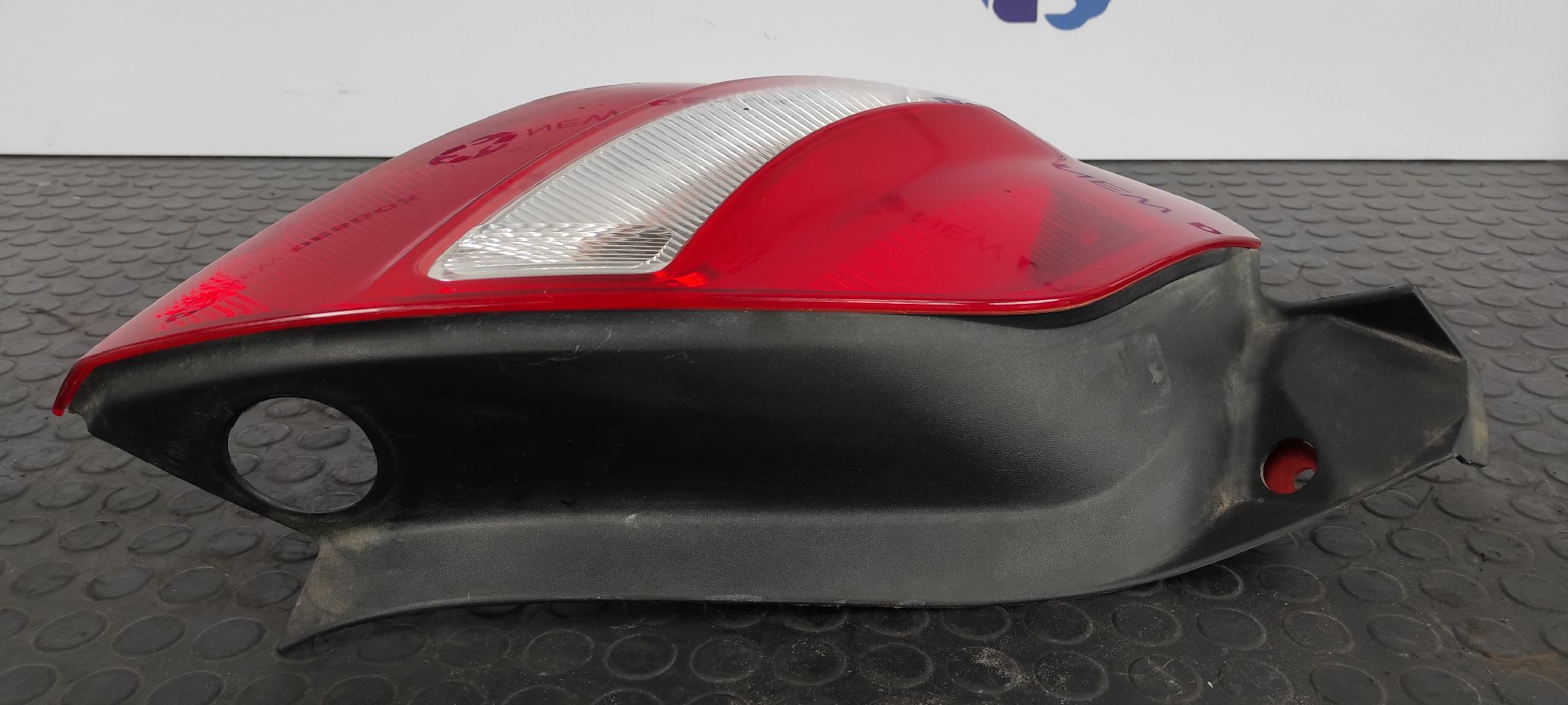 PILOTO TRASERO IZQUIERDO RENAULT MEGANE II CLASSIC BERLINA - vista 2