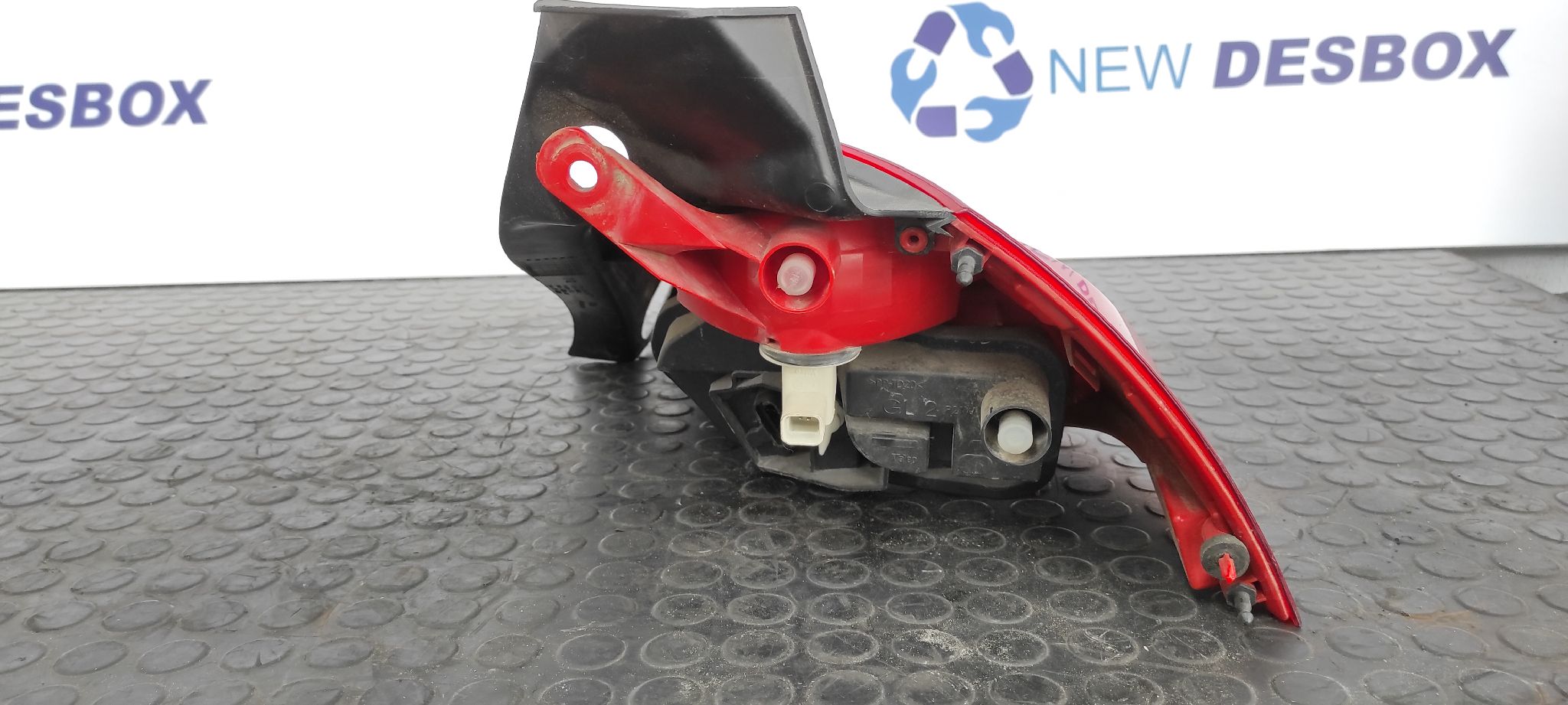 PILOTO TRASERO IZQUIERDO RENAULT MEGANE II CLASSIC BERLINA - vista 9