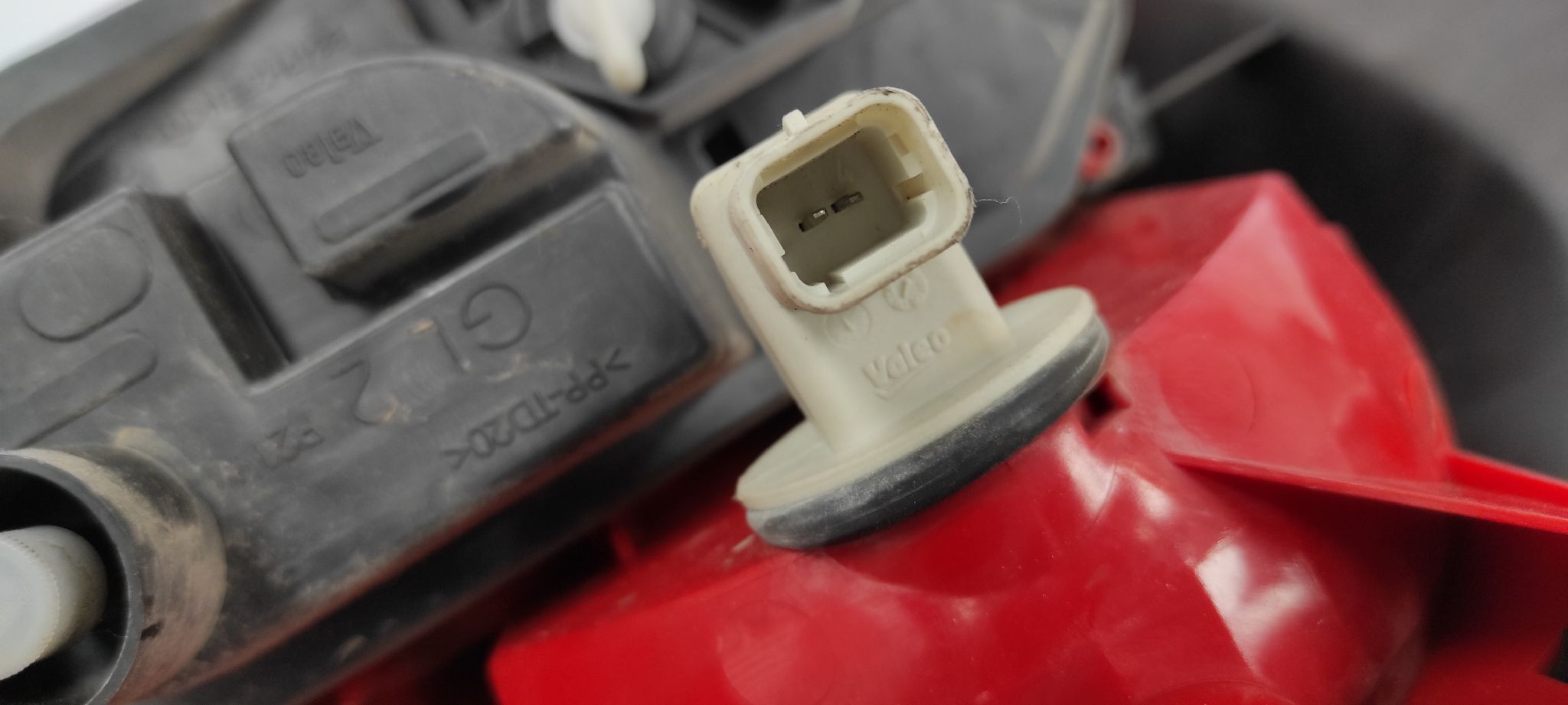 PILOTO TRASERO IZQUIERDO RENAULT MEGANE II CLASSIC BERLINA - vista 3