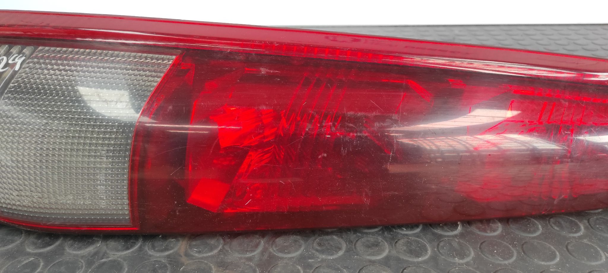 PILOTO TRASERO DERECHO NISSAN X-TRAIL (T30) - vista 6