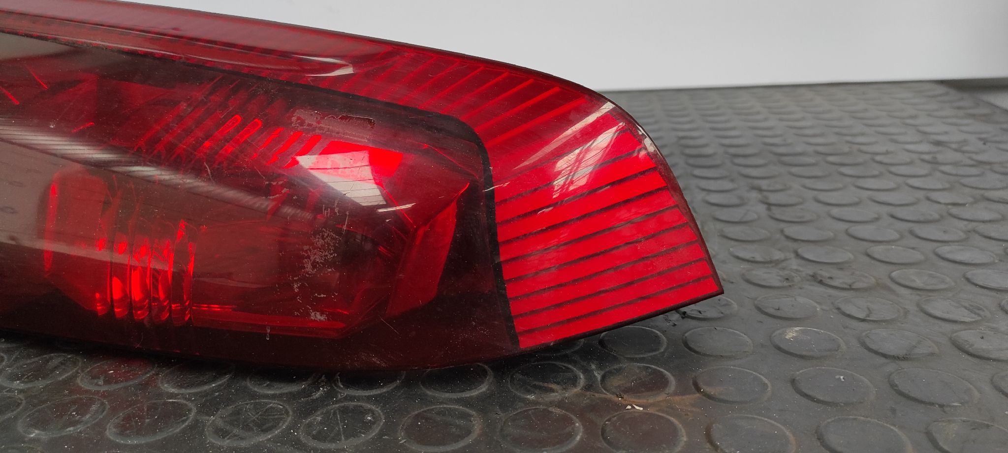 PILOTO TRASERO DERECHO NISSAN X-TRAIL (T30) - vista 7