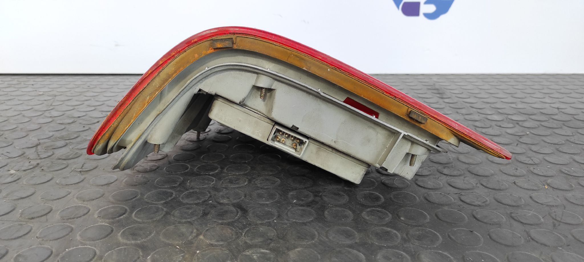 PILOTO TRASERO IZQUIERDO MERCEDES CLASE C (W202) - vista 4