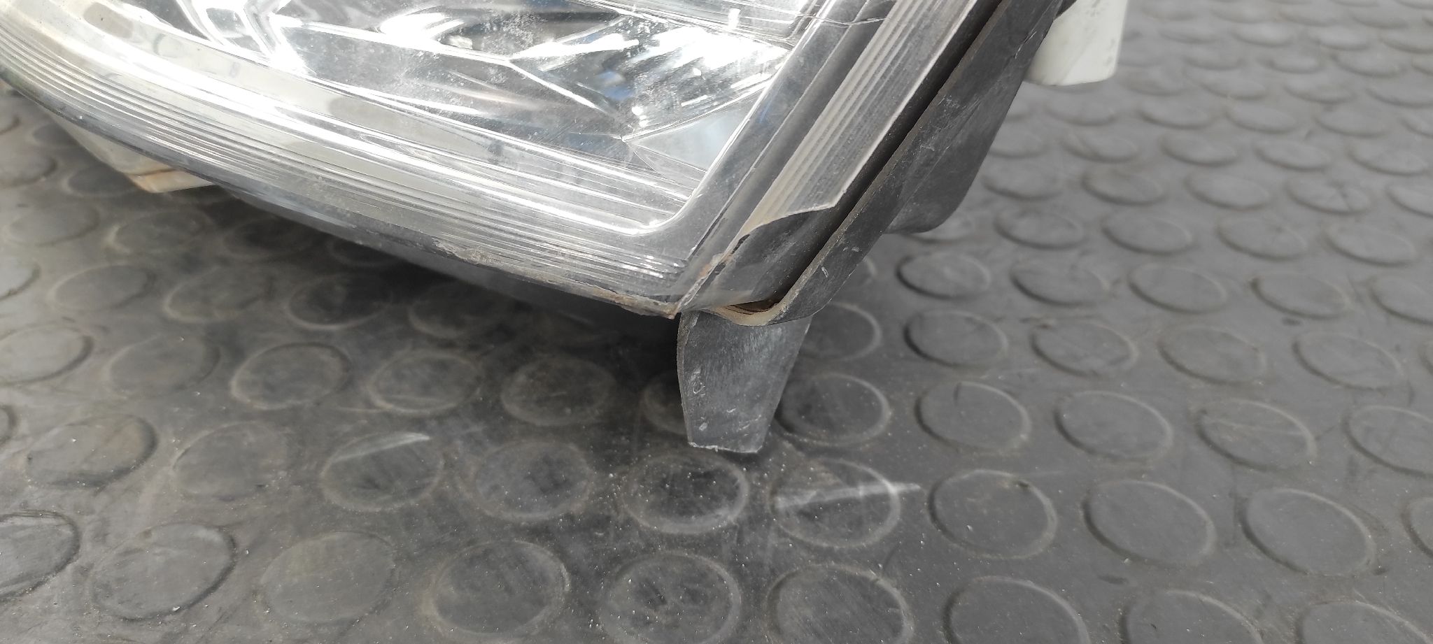 FARO IZQUIERDO DACIA LOGAN - vista 3