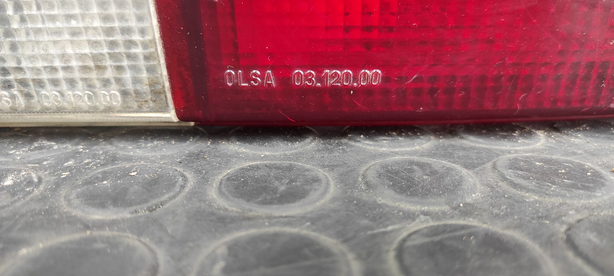 PILOTO TRASERO DERECHO SEAT 127 0.903 - vista 3