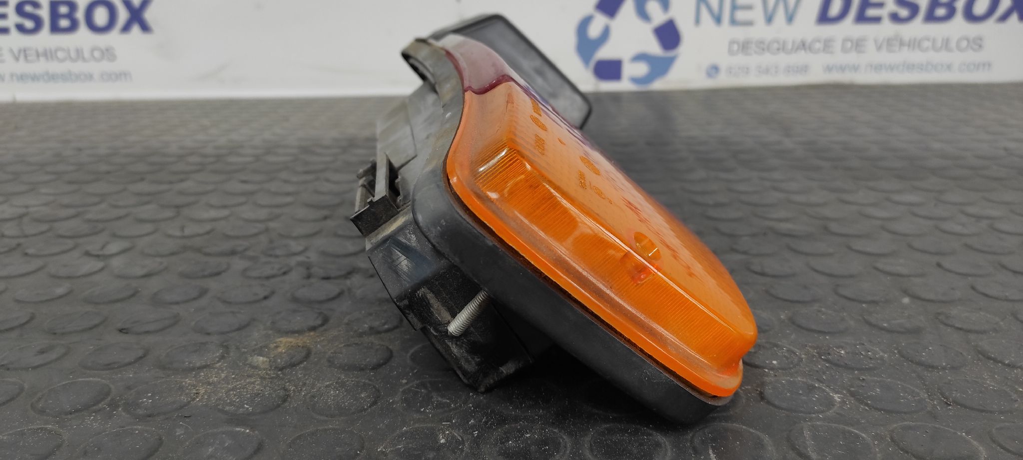 PILOTO TRASERO DERECHO SEAT 127 0.903 - vista 4