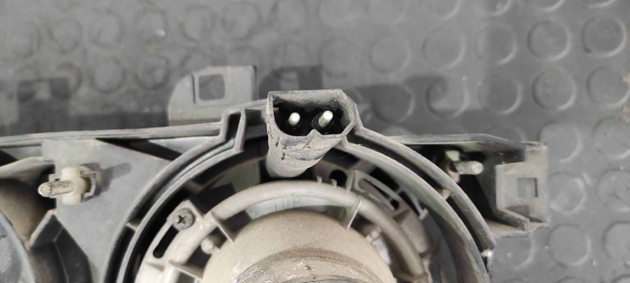 FARO DERECHO BMW SERIE 7 (E32) - vista 7