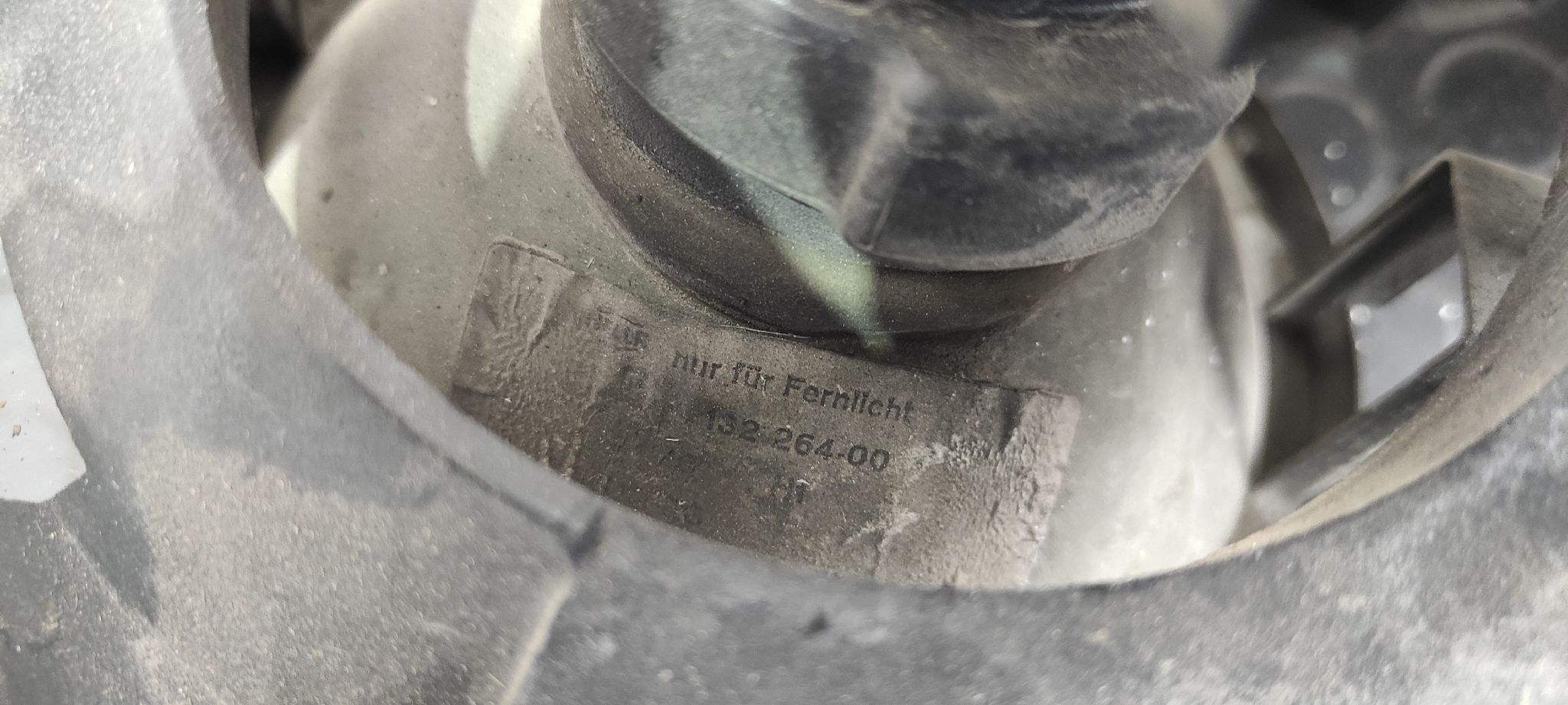 FARO DERECHO BMW SERIE 7 (E32) - vista 6