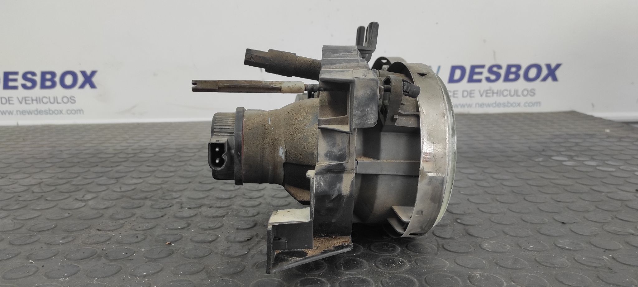 FARO DERECHO BMW SERIE 5 BERLINA (E34) - vista 7