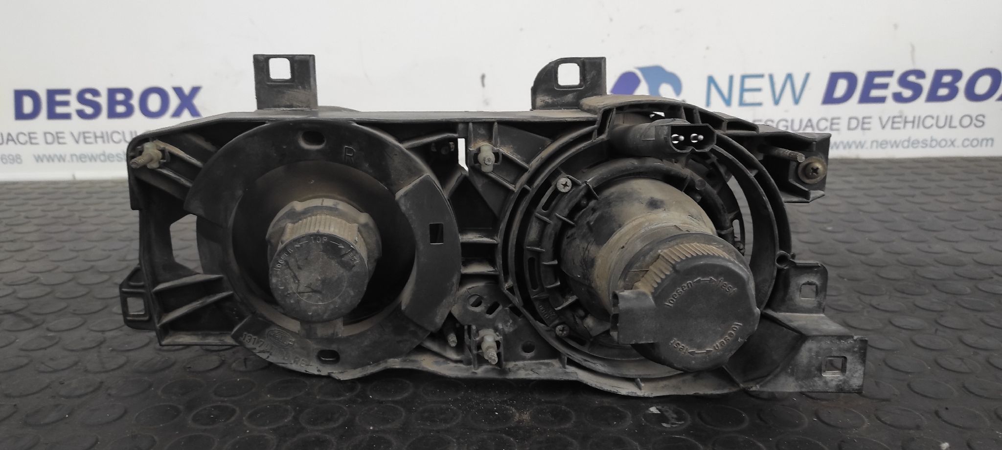 FARO DERECHO BMW SERIE 5 BERLINA (E34) - vista 6