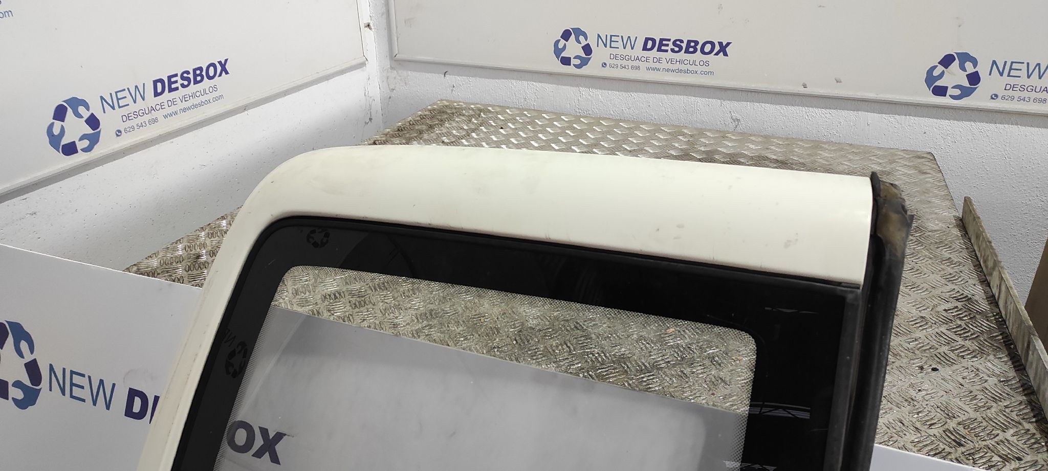 PORTON TRASERO IZQUIERDO VOLKSWAGEN T4 TRANSPORTER/FURGONETA (MOD. 1991) - vista 6