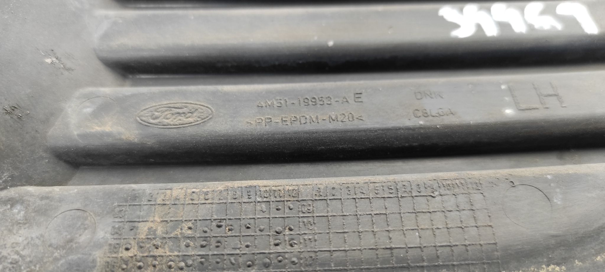 MOLDURA FORD FOCUS BERLINA (CAP) - vista 6