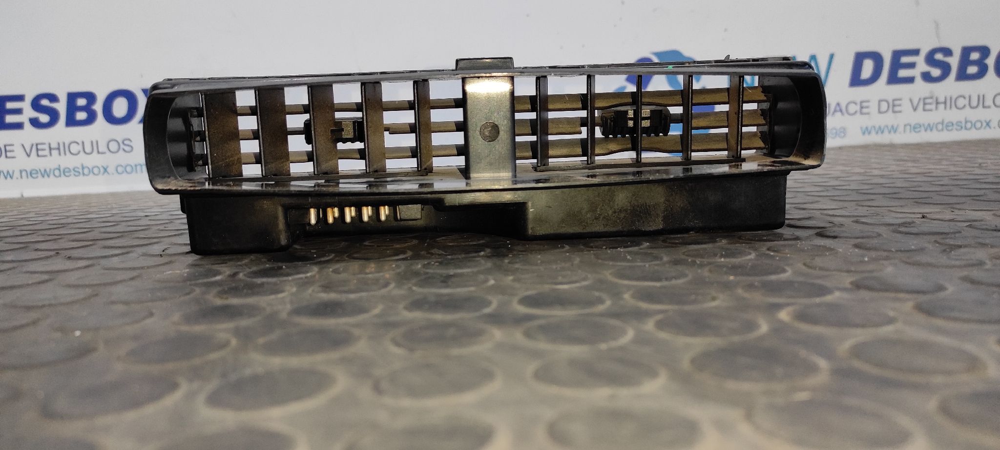 REJILLA AIREADORA MERCEDES-BENZ CLASE SL (W129) - vista 4