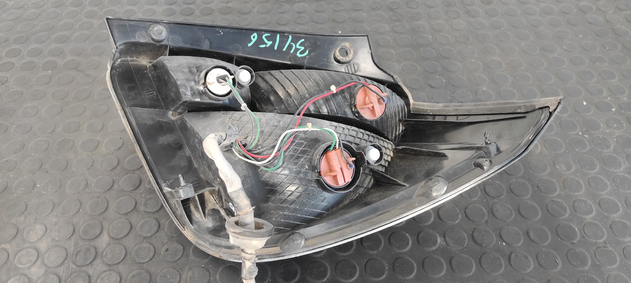 PILOTO TRASERO IZQUIERDO KIA RIO - vista 2