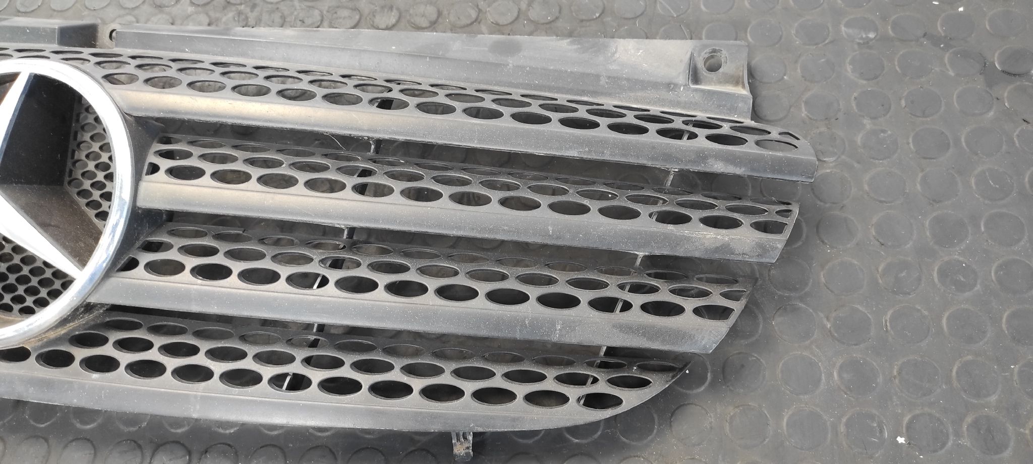 REJILLA DELANTERA MERCEDES-BENZ VITO CAJA CERRADA 6.03 -> - vista 2