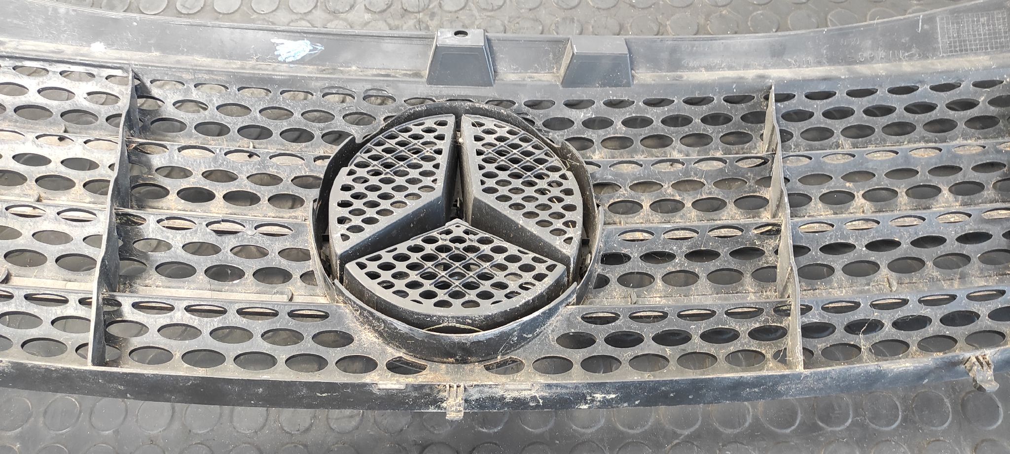 REJILLA DELANTERA MERCEDES-BENZ VITO CAJA CERRADA 6.03 -> - vista 6