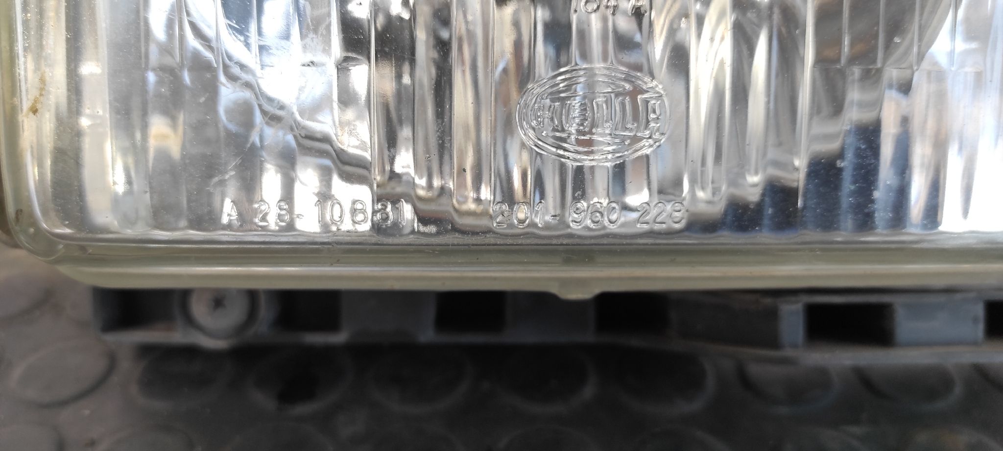 FARO DERECHO MERCEDES MB 100 - vista 3