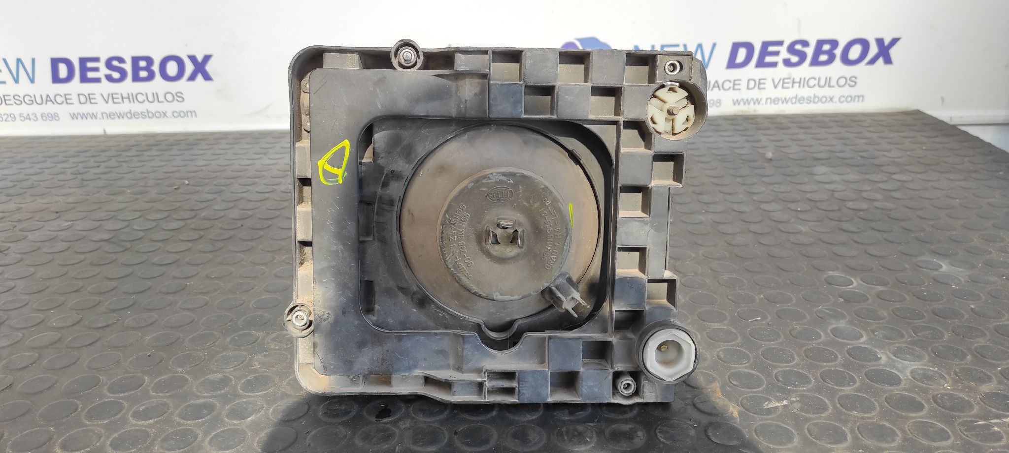 FARO DERECHO MERCEDES MB 100 - vista 2