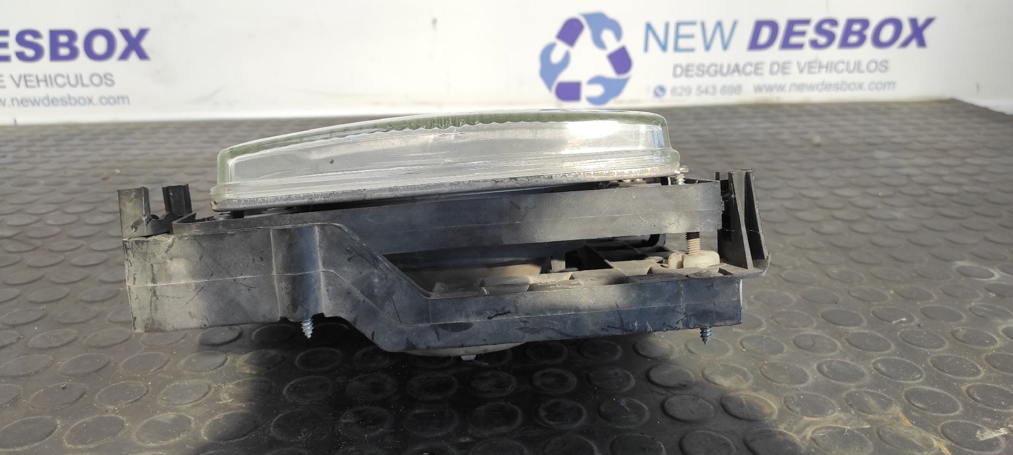 FARO DERECHO MERCEDES MB 100 - vista 7